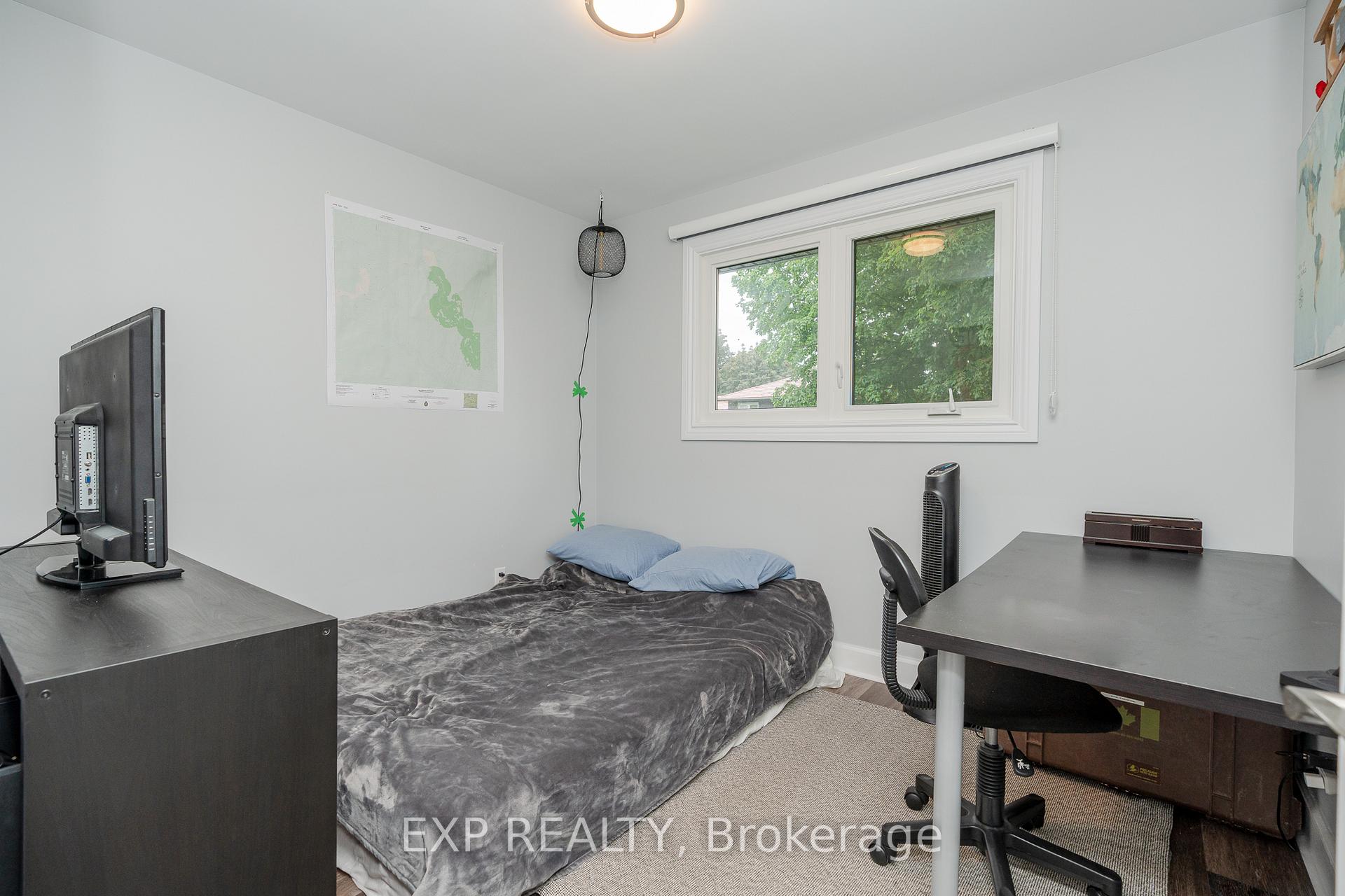 Photo 15 of 774 Cork Street, Ottawa, Elmvale Acres — HOMEH