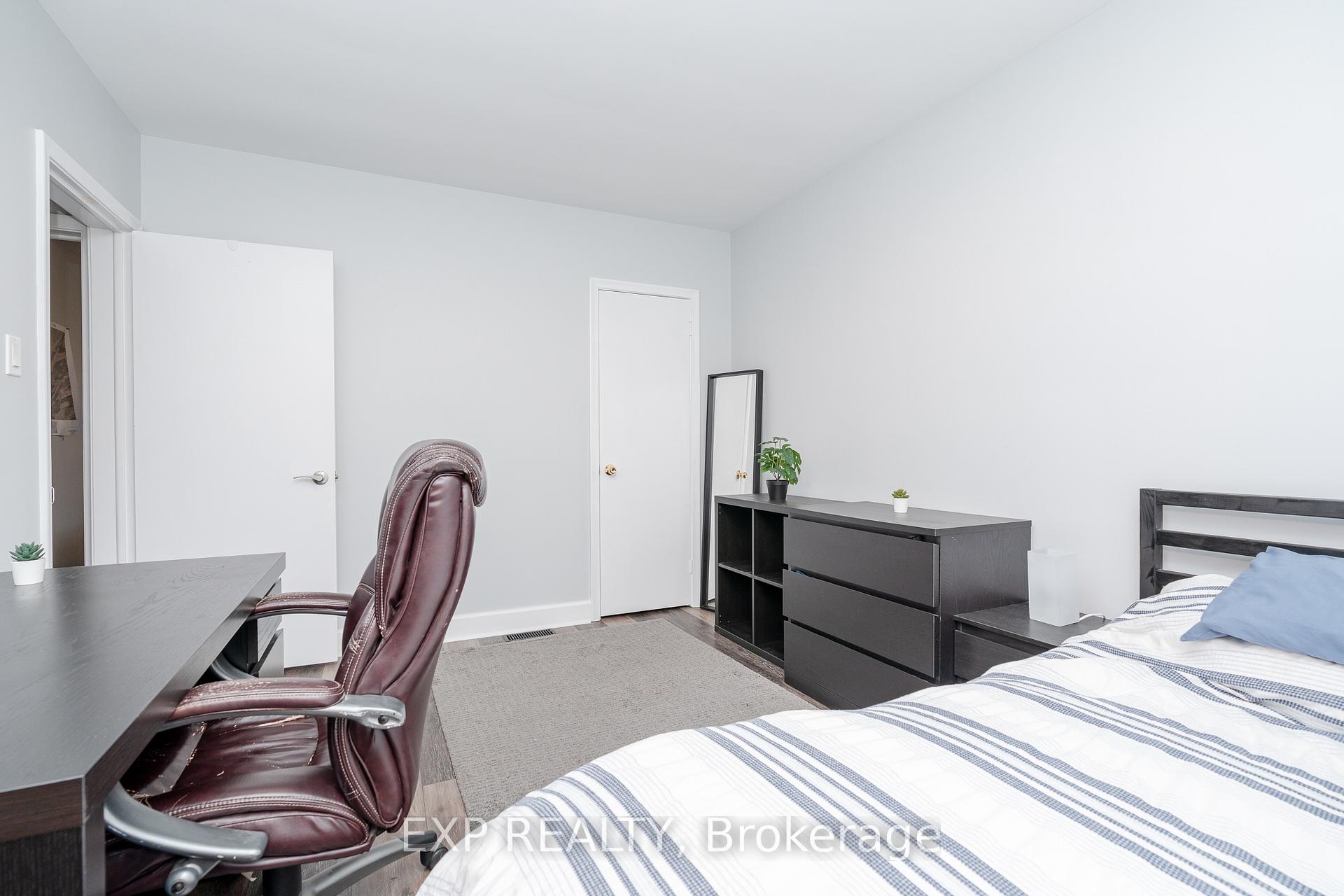 Photo 18 of 774 Cork Street, Ottawa, Elmvale Acres — HOMEH
