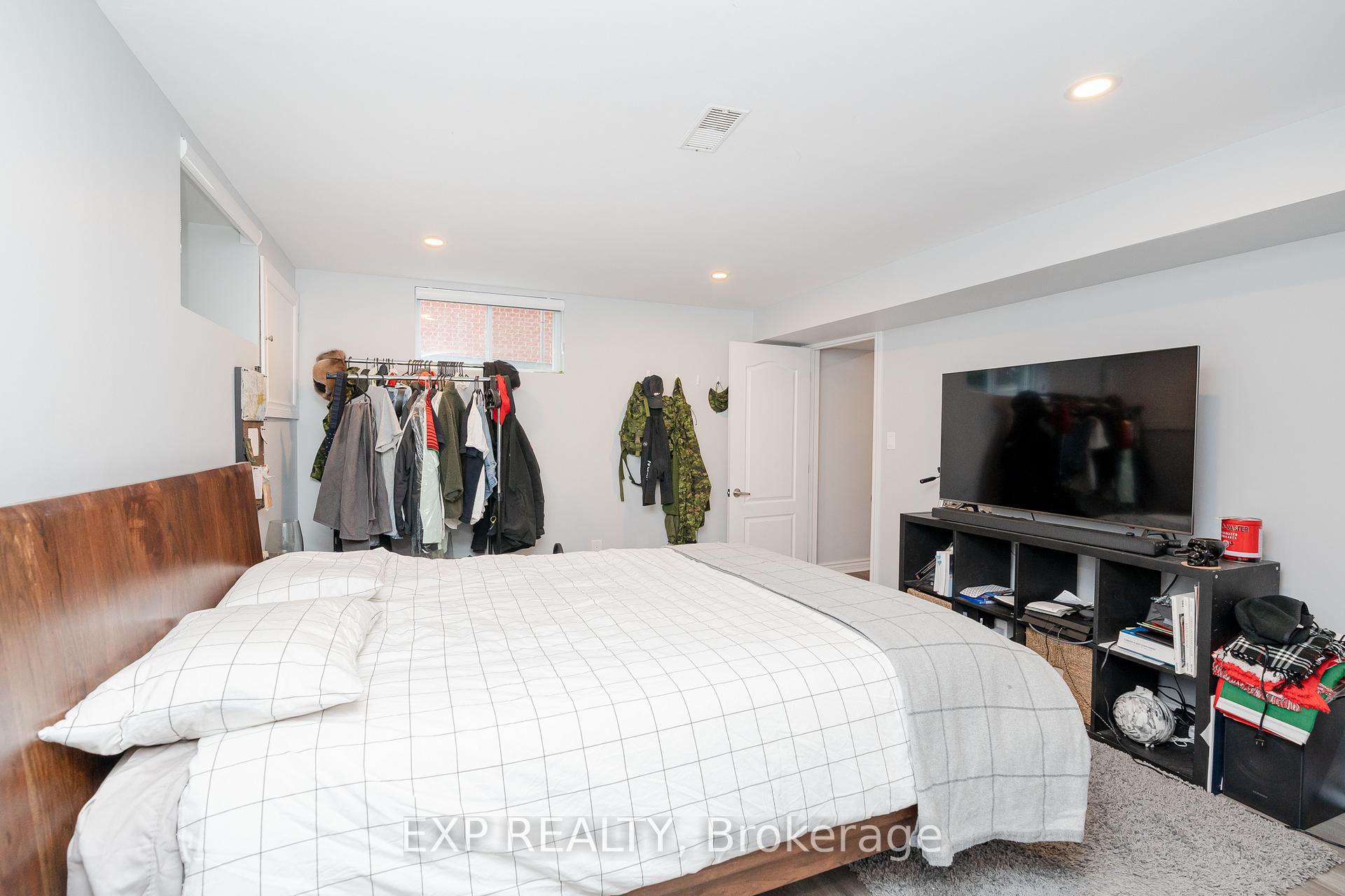 Photo 22 of 774 Cork Street, Ottawa, Elmvale Acres — HOMEH