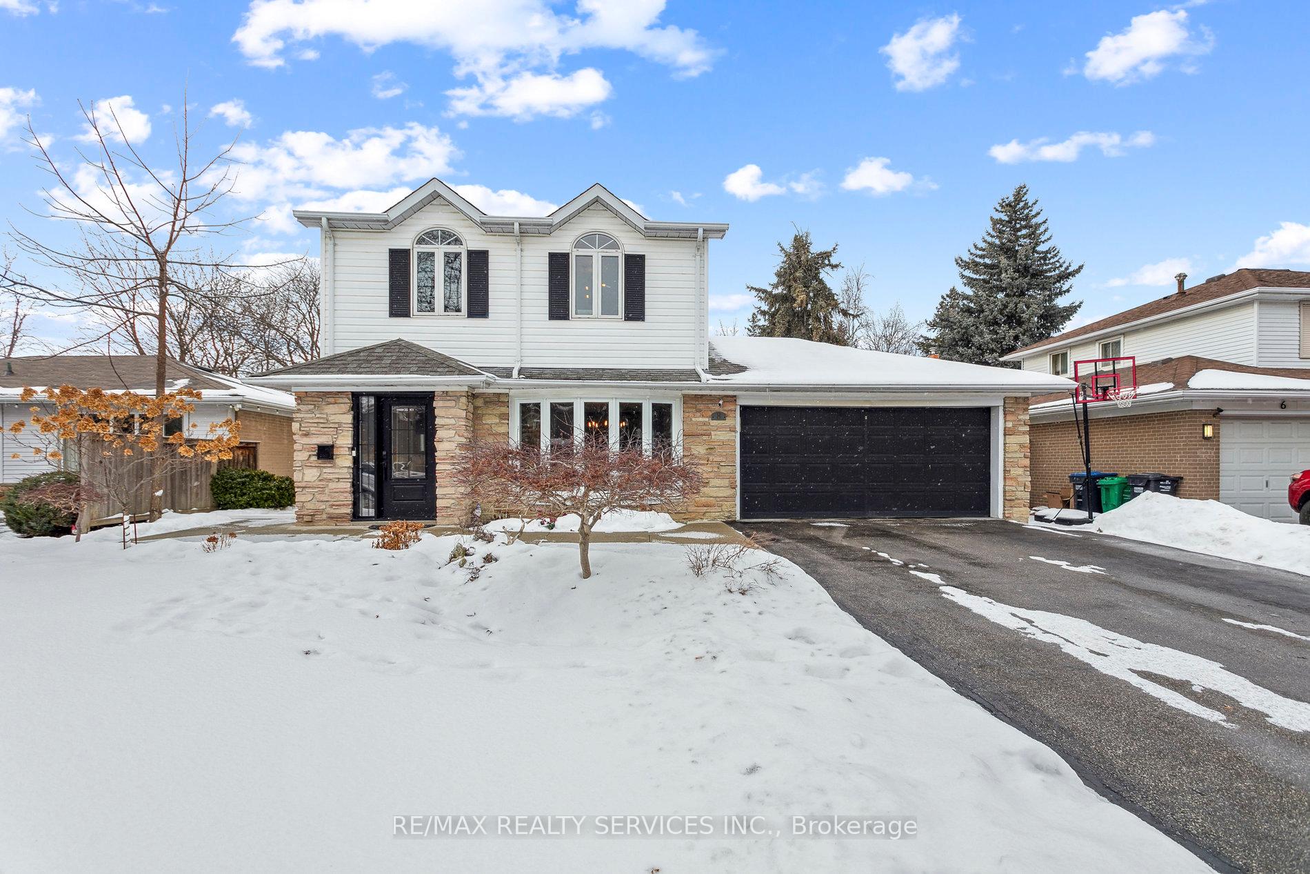 Photo 1 of 8 Derwent Avenue, Brampton, Brampton East — HOMEH