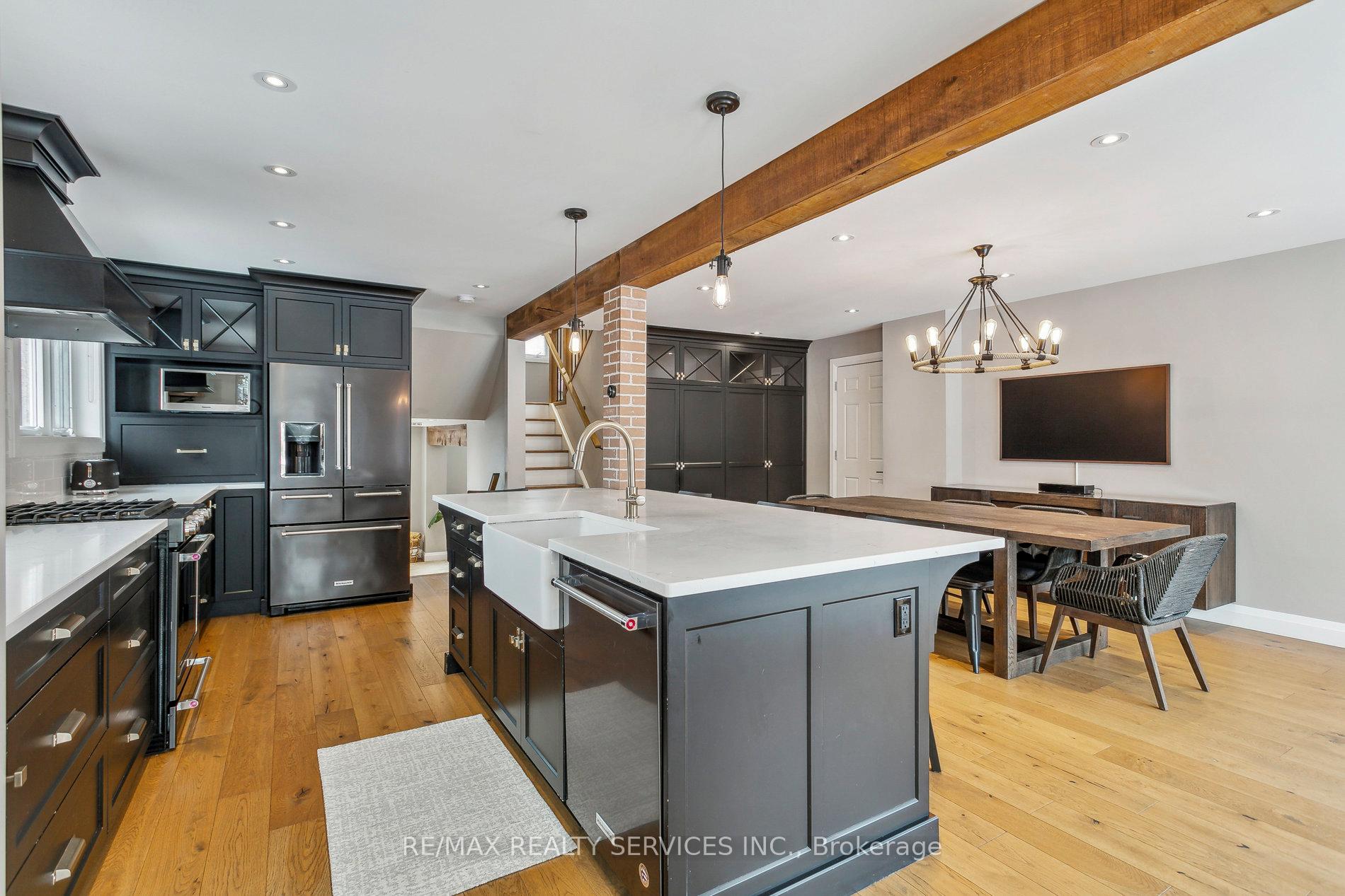 Photo 5 of 8 Derwent Avenue, Brampton, Brampton East — HOMEH