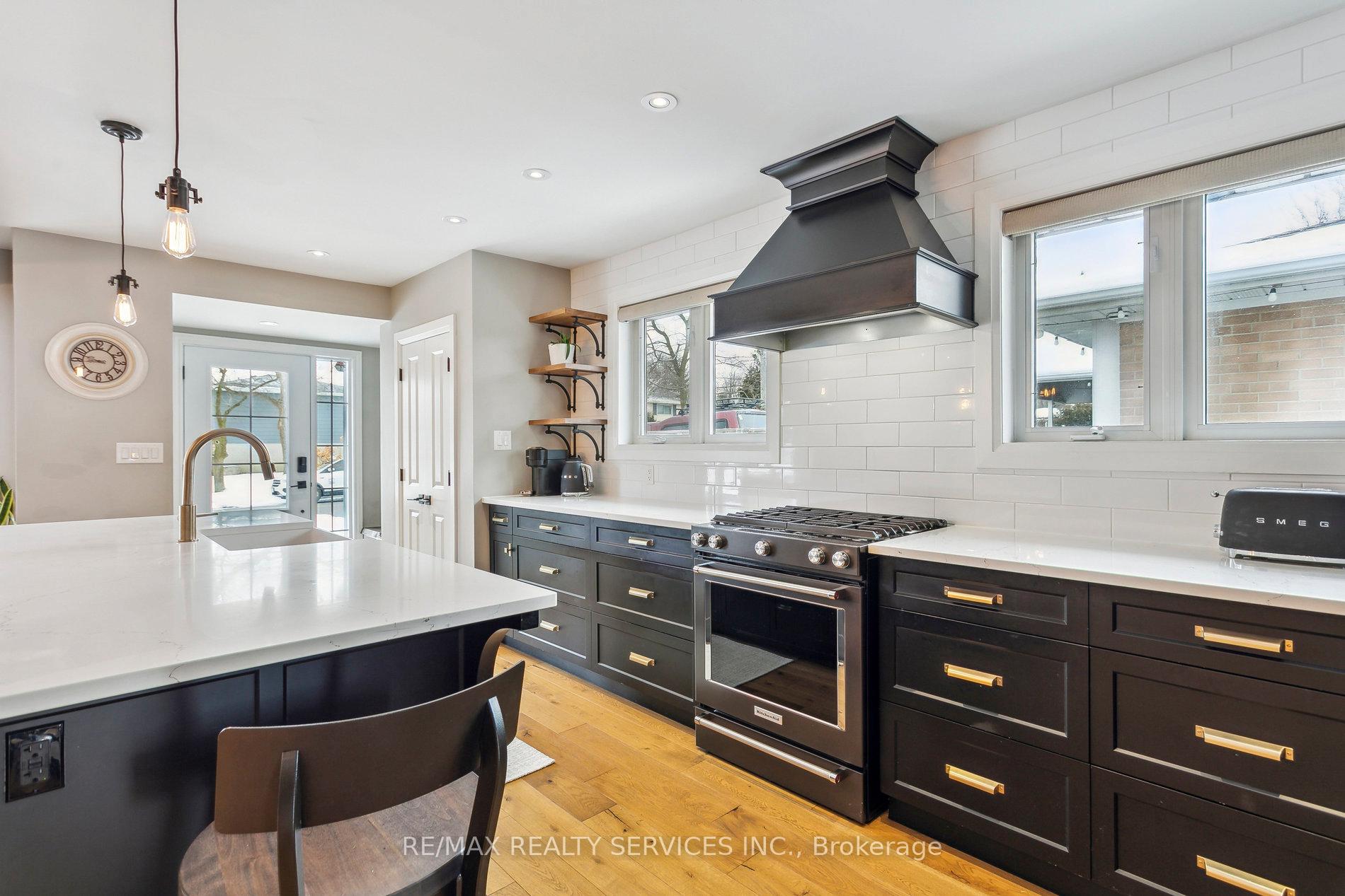Photo 11 of 8 Derwent Avenue, Brampton, Brampton East — HOMEH