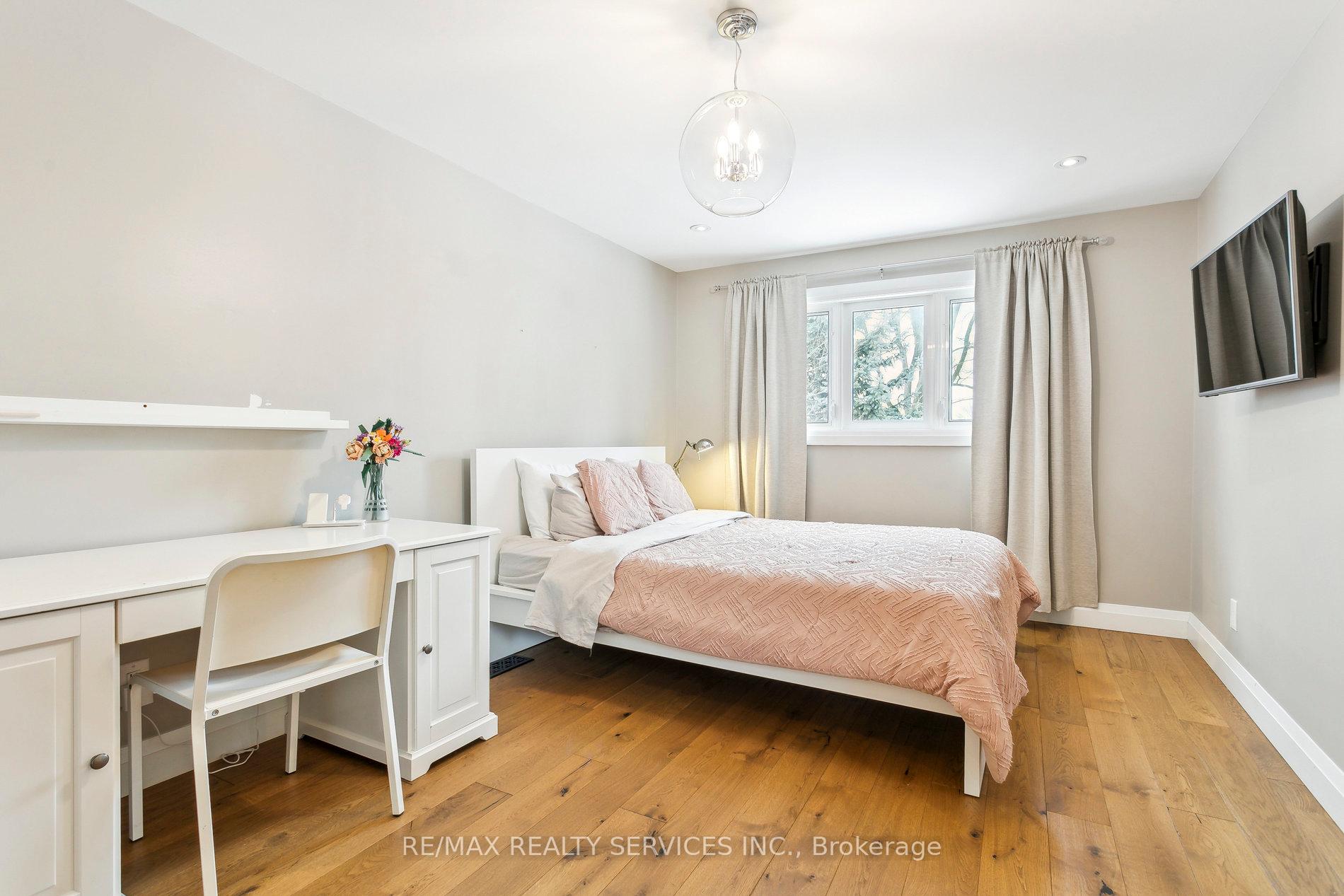 Photo 14 of 8 Derwent Avenue, Brampton, Brampton East — HOMEH