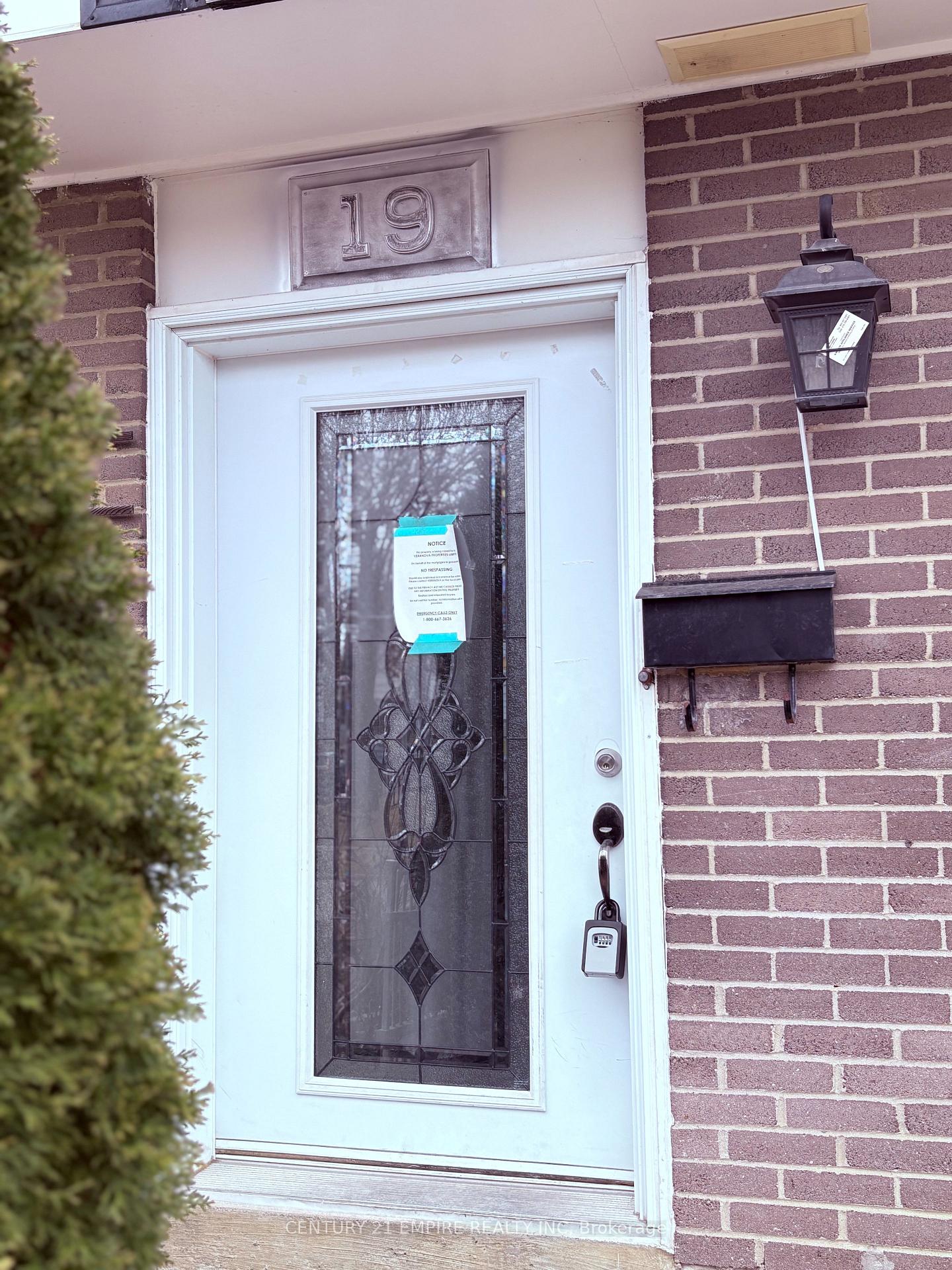 Photo 2 of 19 Bramhall Circle, Brampton, Madoc — HOMEH