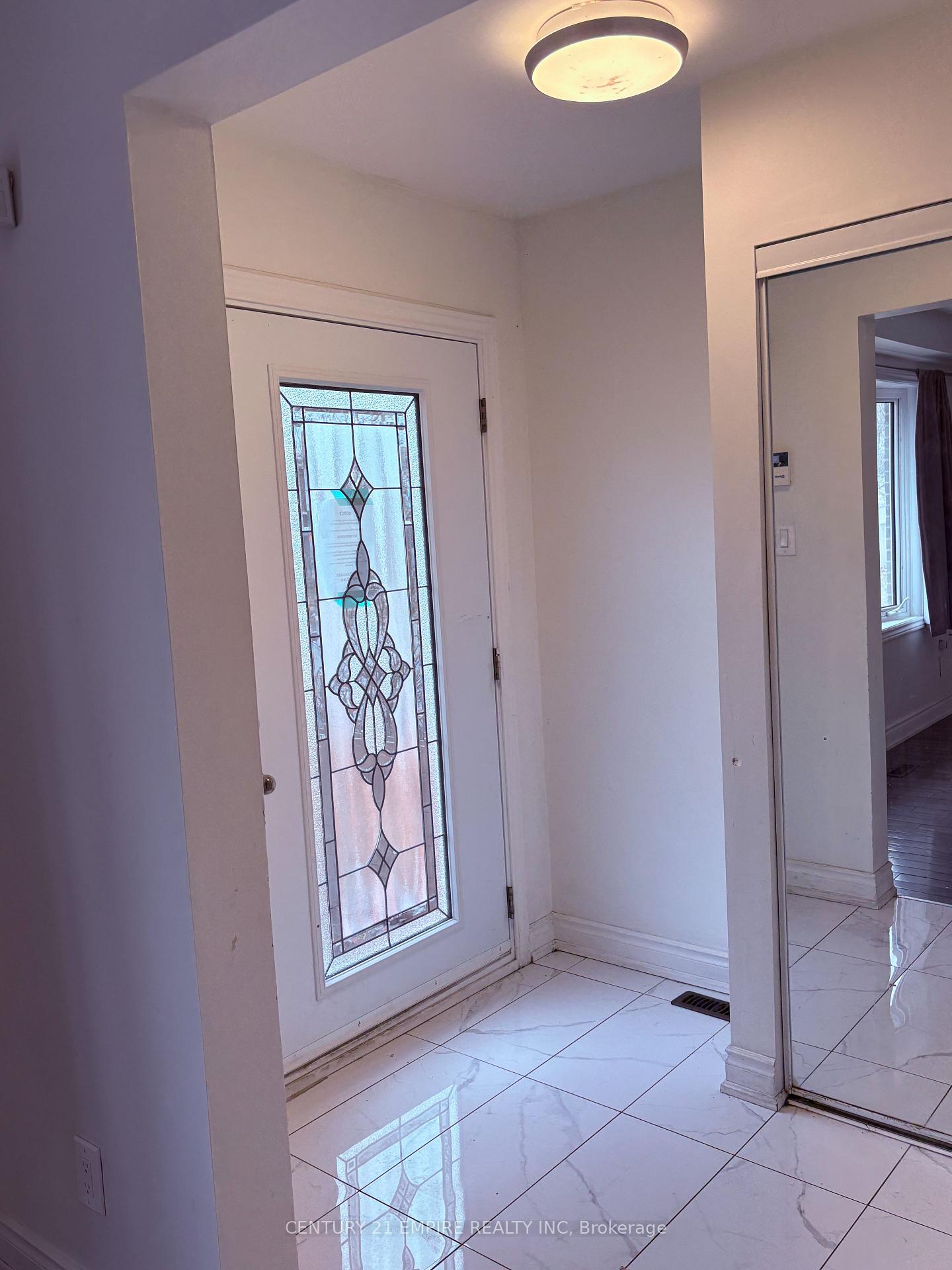 Photo 3 of 19 Bramhall Circle, Brampton, Madoc — HOMEH