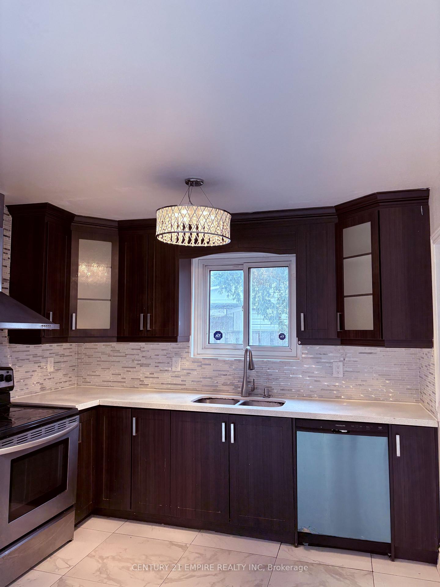 Photo 6 of 19 Bramhall Circle, Brampton, Madoc — HOMEH