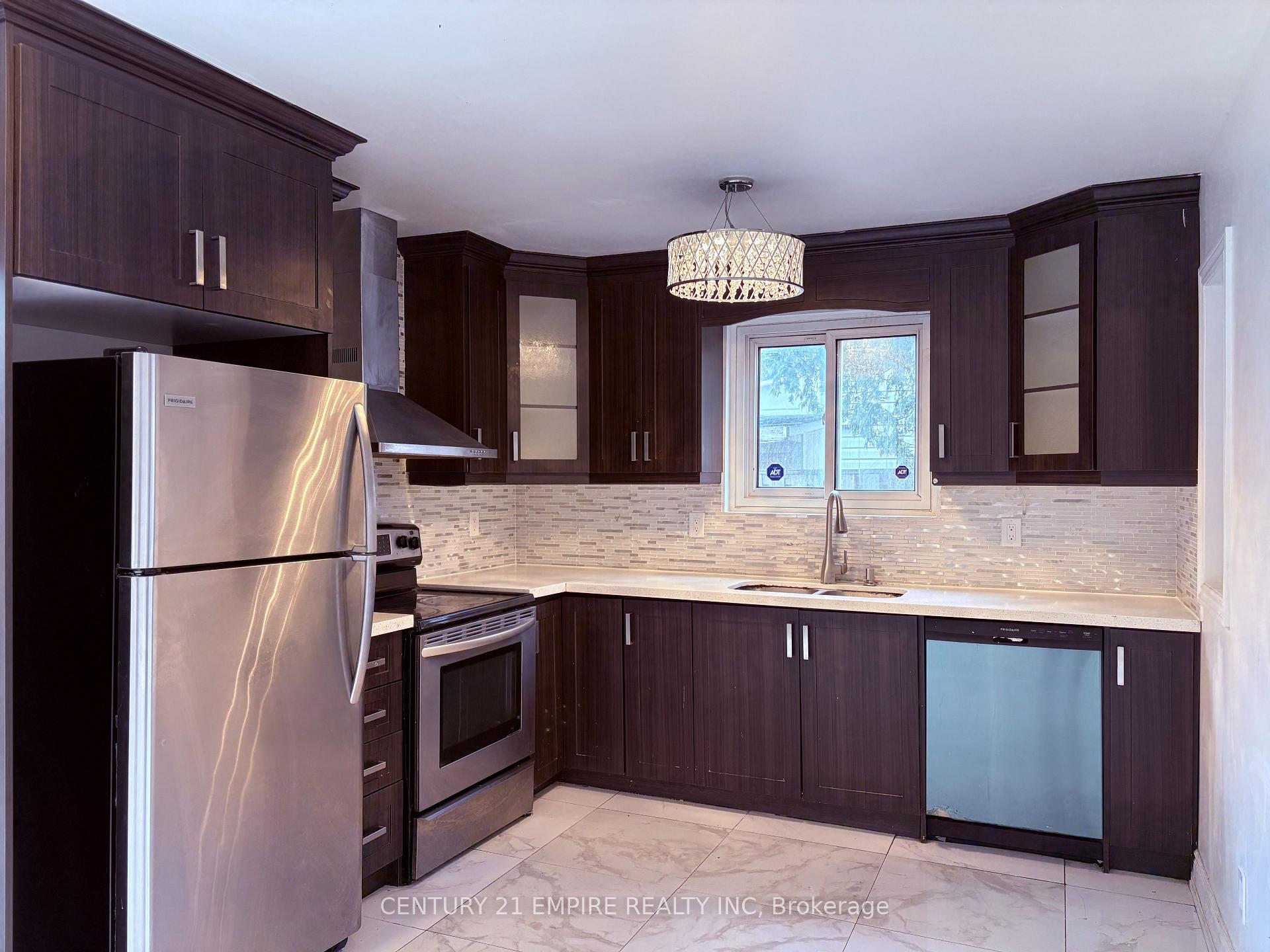 Photo 7 of 19 Bramhall Circle, Brampton, Madoc — HOMEH