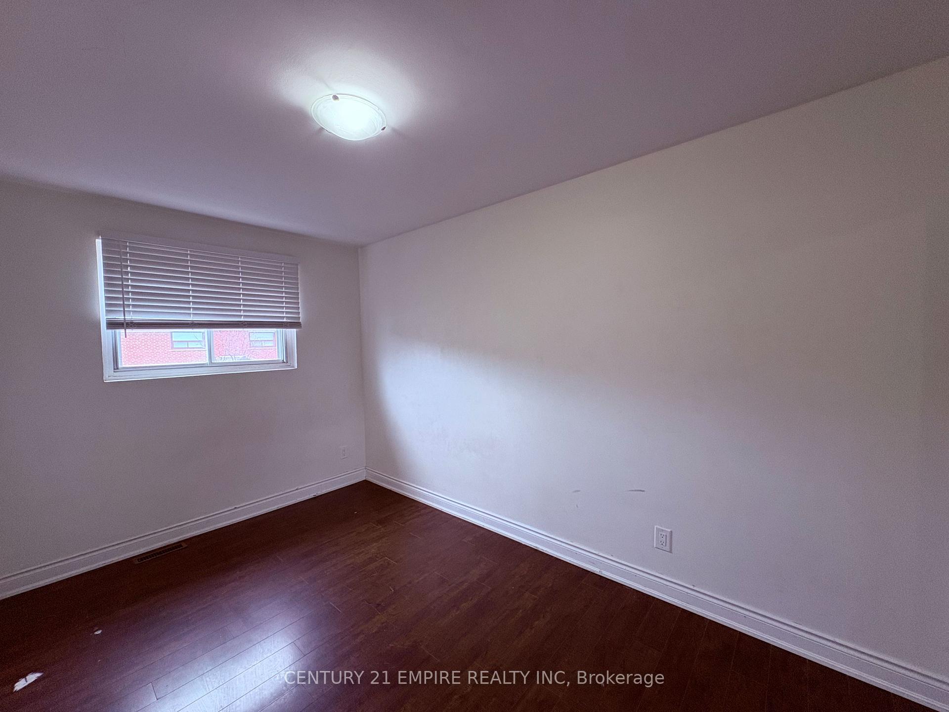 Photo 12 of 19 Bramhall Circle, Brampton, Madoc — HOMEH