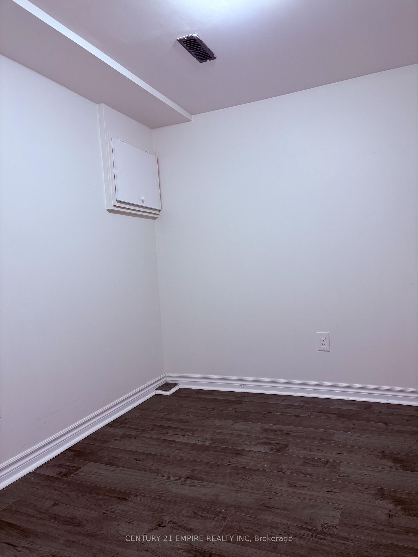 Photo 16 of 19 Bramhall Circle, Brampton, Madoc — HOMEH