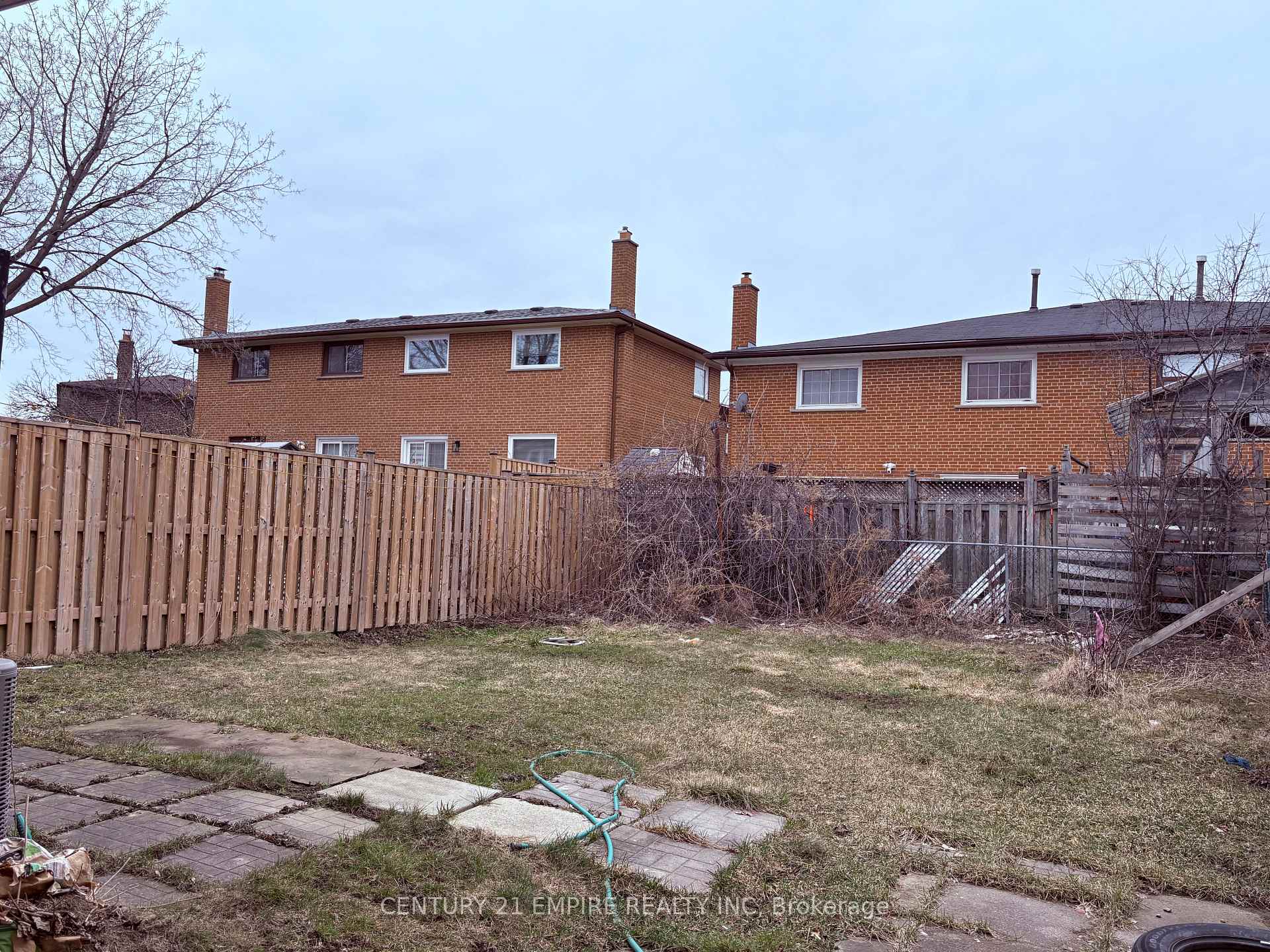 Photo 18 of 19 Bramhall Circle, Brampton, Madoc — HOMEH