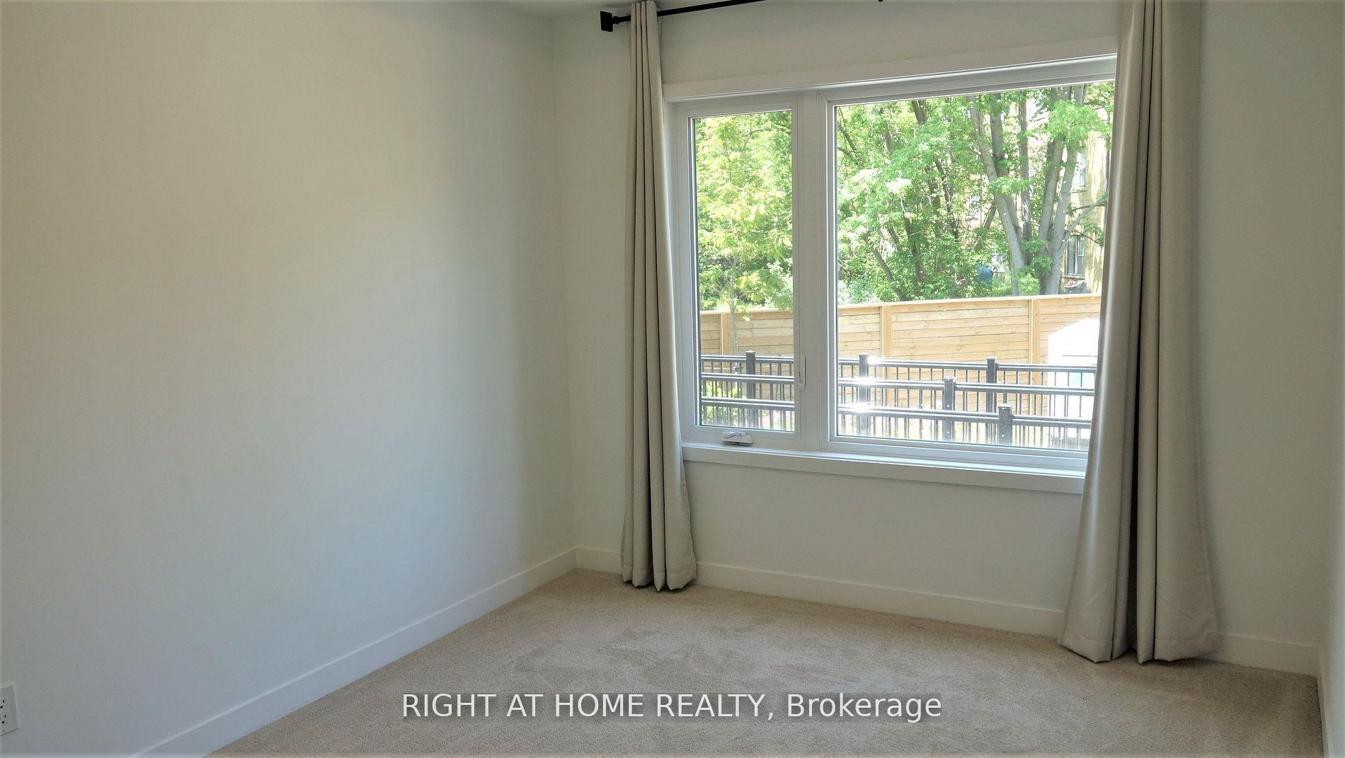 Photo 3 of Unit 5, 14 Marquette Avenue, Toronto, Englemount-Lawrence — HOMEH