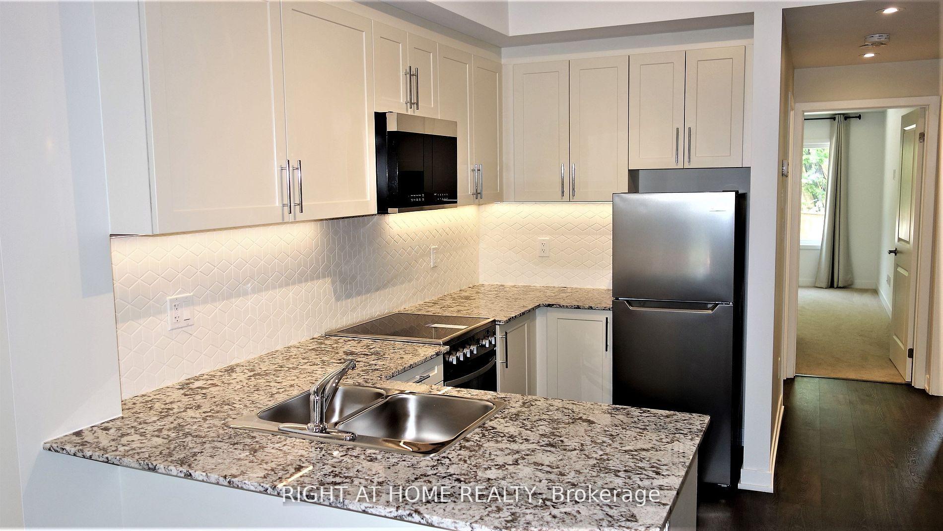 Photo 9 of Unit 5, 14 Marquette Avenue, Toronto, Englemount-Lawrence — HOMEH