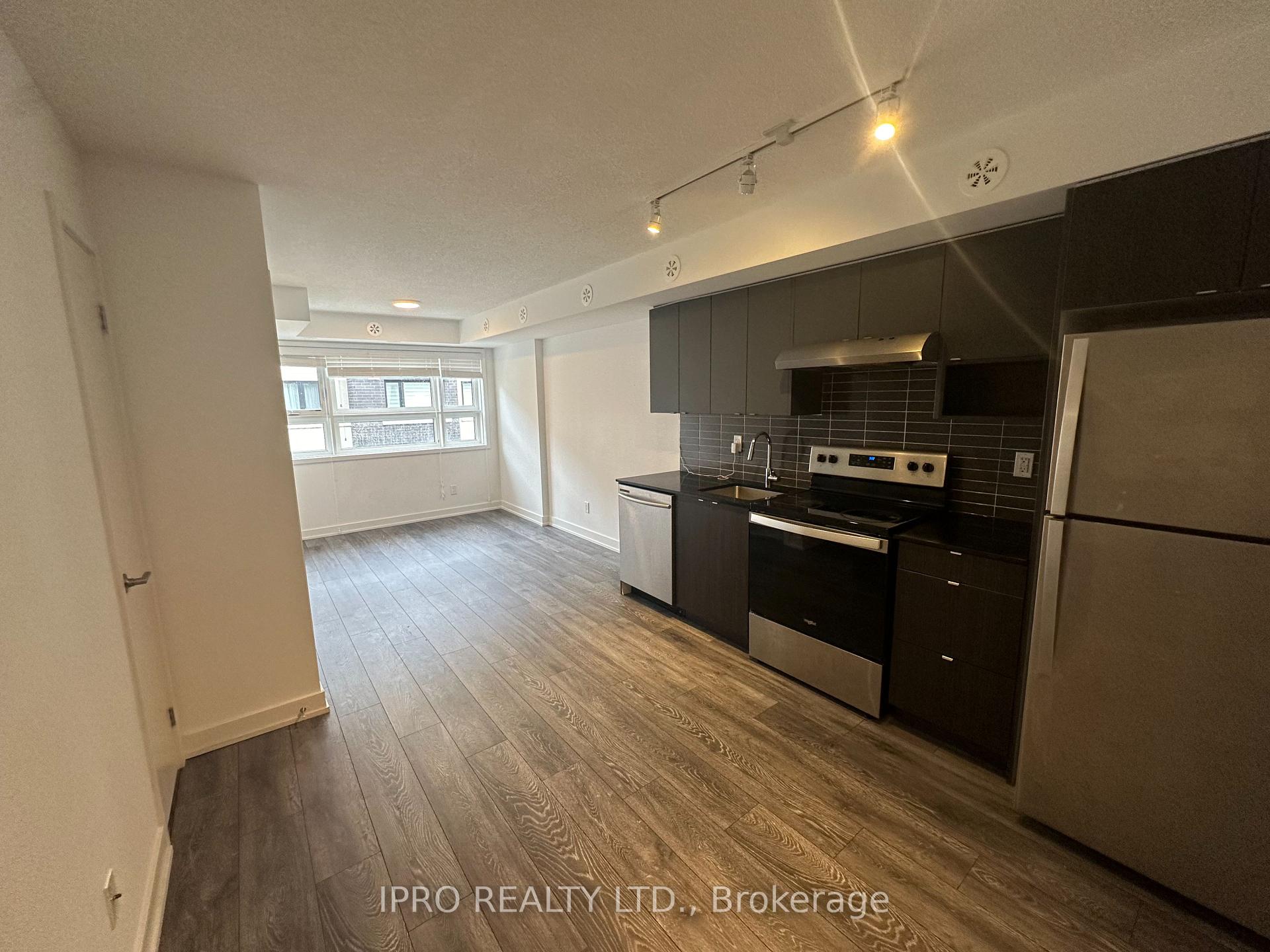Photo 2 of 1139 Cooke Boulevard N, Burlington, LaSalle — HOMEH