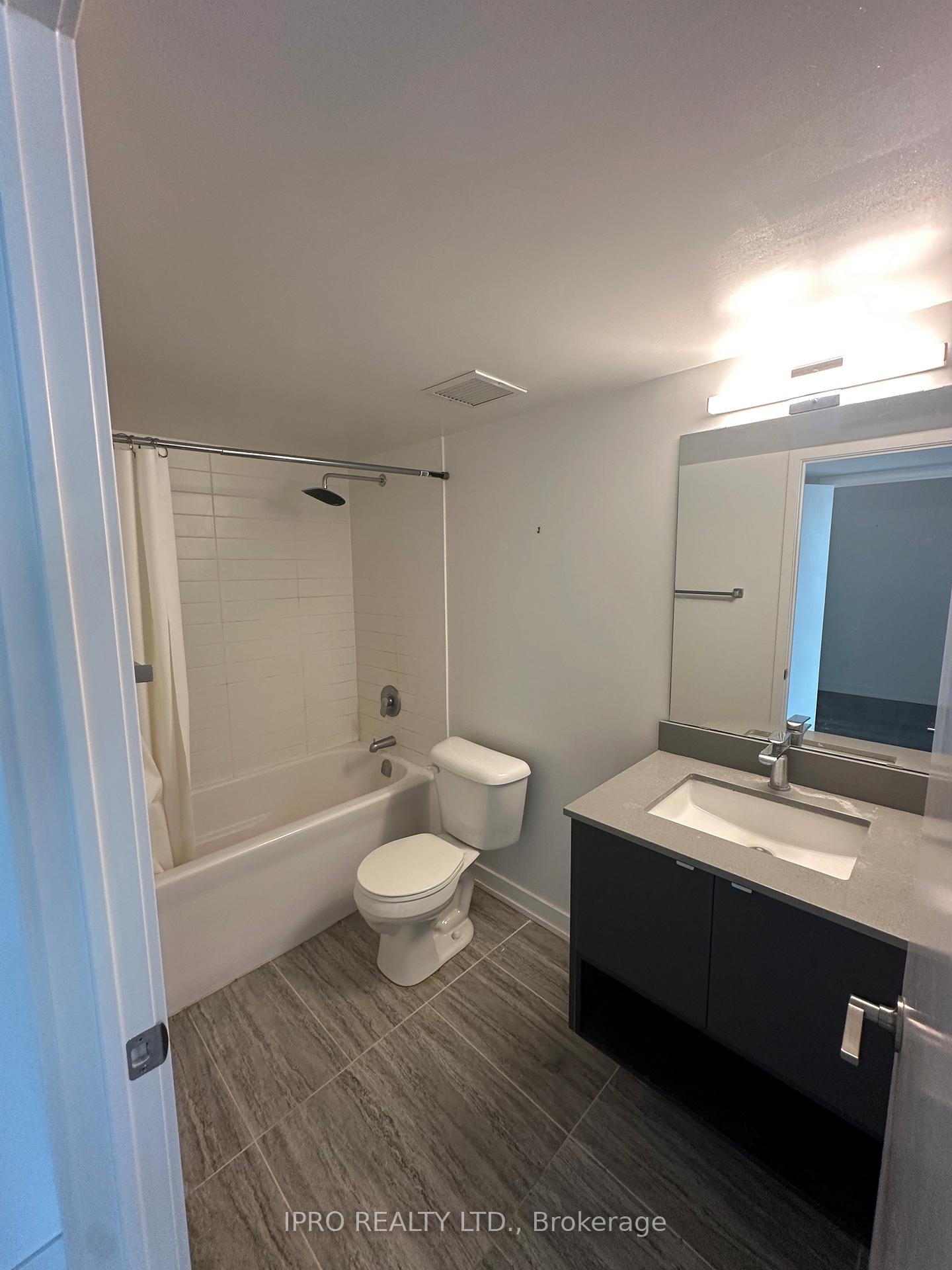 Photo 11 of 1139 Cooke Boulevard N, Burlington, LaSalle — HOMEH