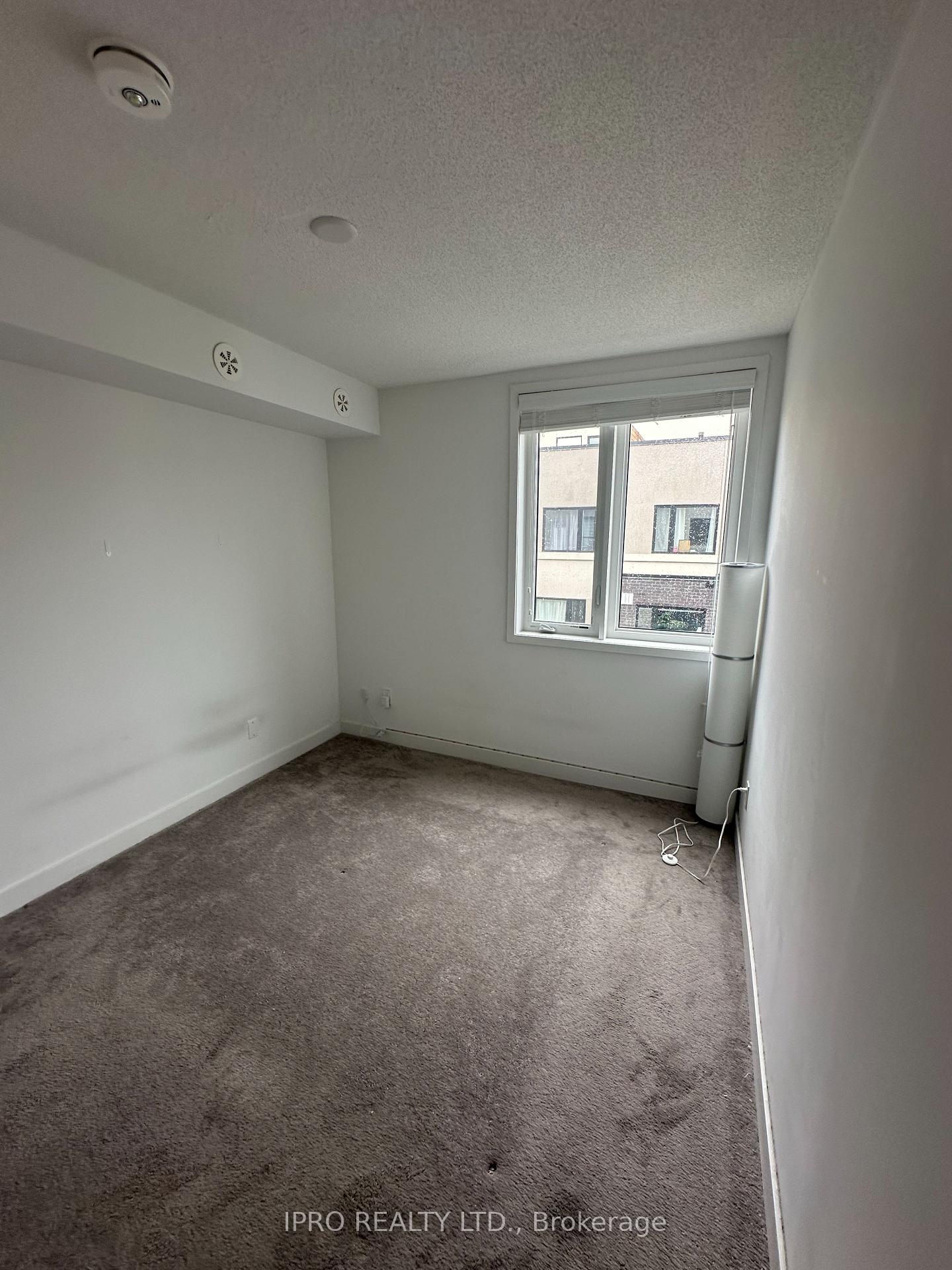 Photo 12 of 1139 Cooke Boulevard N, Burlington, LaSalle — HOMEH