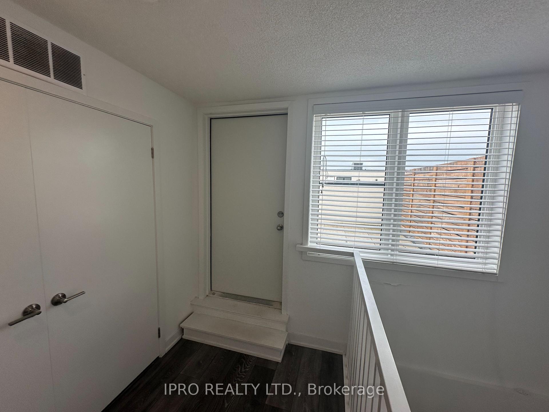 Photo 15 of 1139 Cooke Boulevard N, Burlington, LaSalle — HOMEH