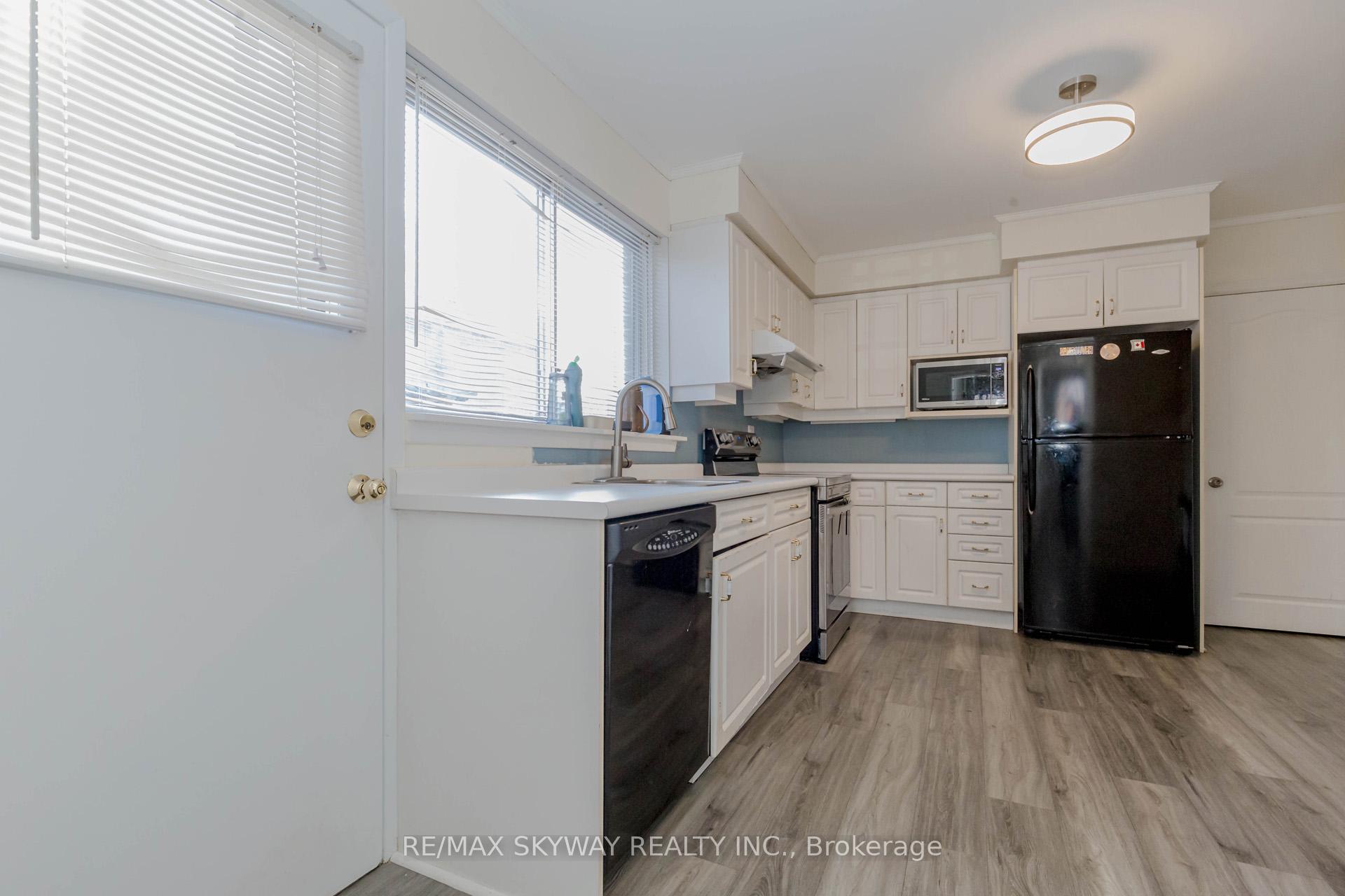 Photo 6 of 115 Aloma Crescent W, Brampton, Avondale — HOMEH