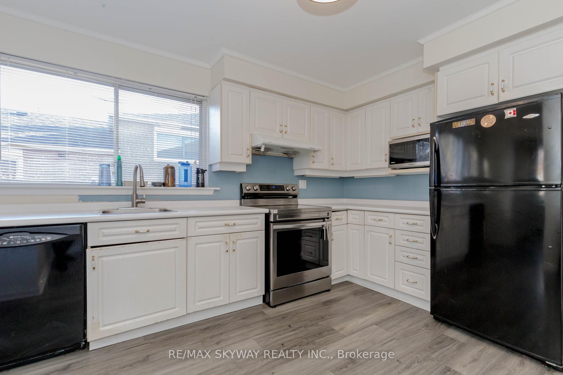 Photo 9 of 115 Aloma Crescent W, Brampton, Avondale — HOMEH