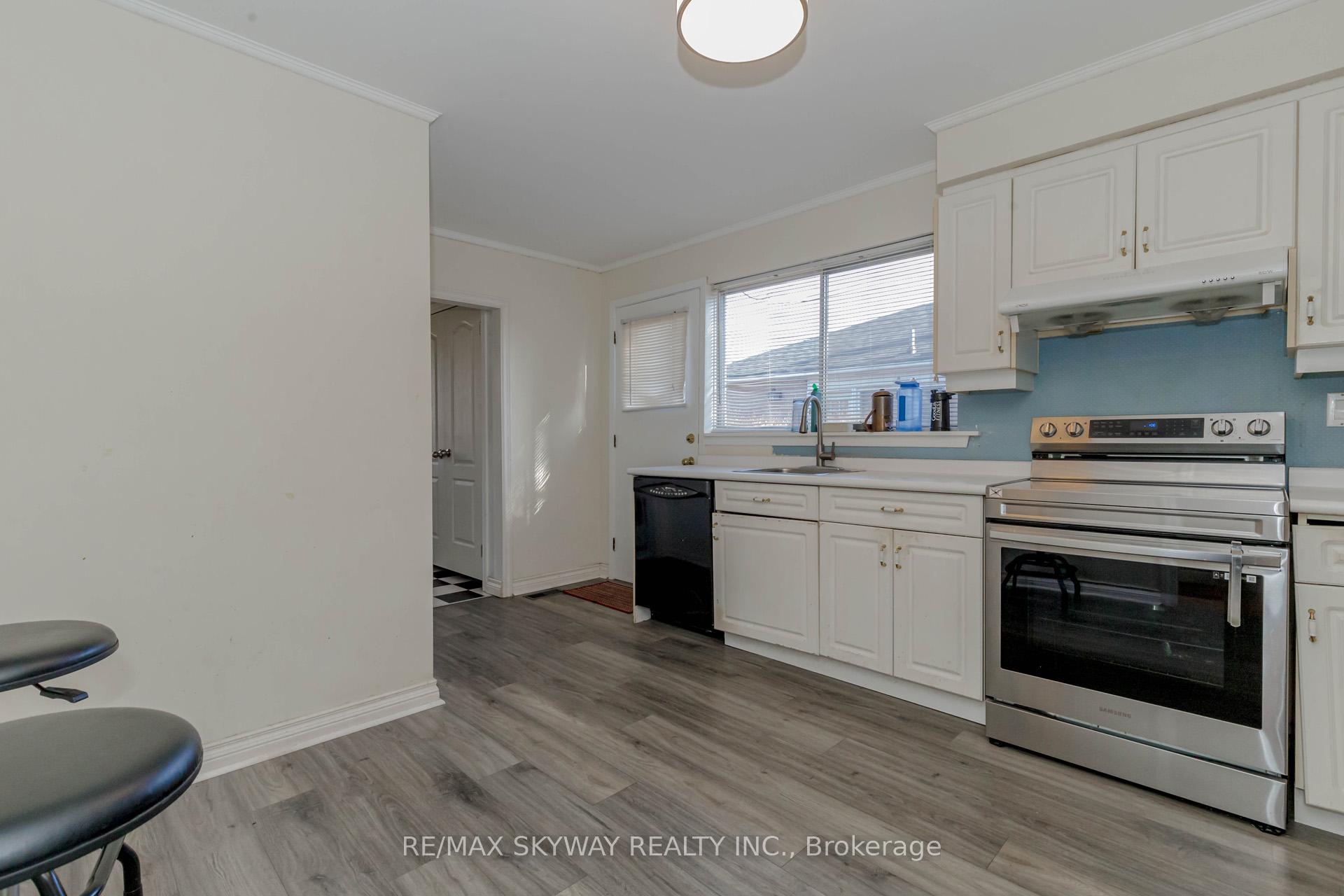 Photo 10 of 115 Aloma Crescent W, Brampton, Avondale — HOMEH
