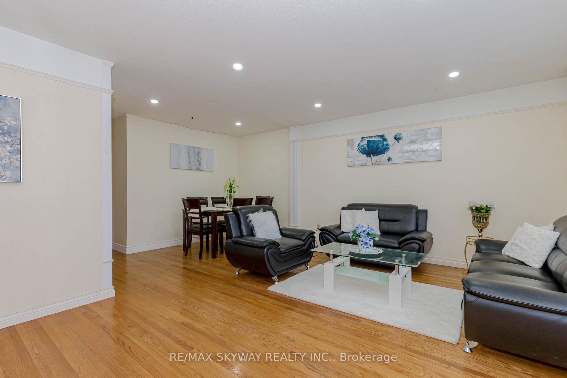 Photo 11 of 115 Aloma Crescent W, Brampton, Avondale — HOMEH