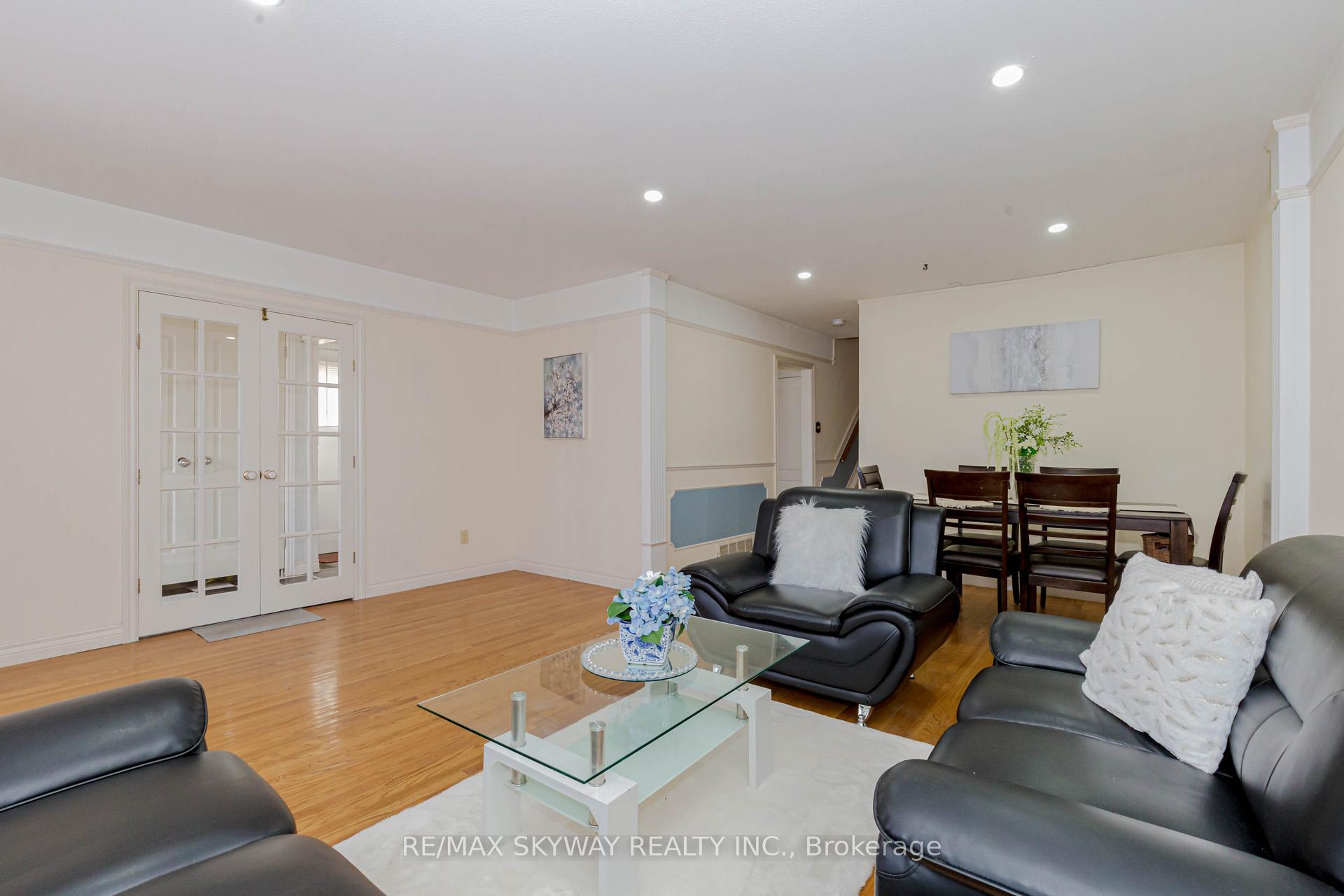 Photo 14 of 115 Aloma Crescent W, Brampton, Avondale — HOMEH