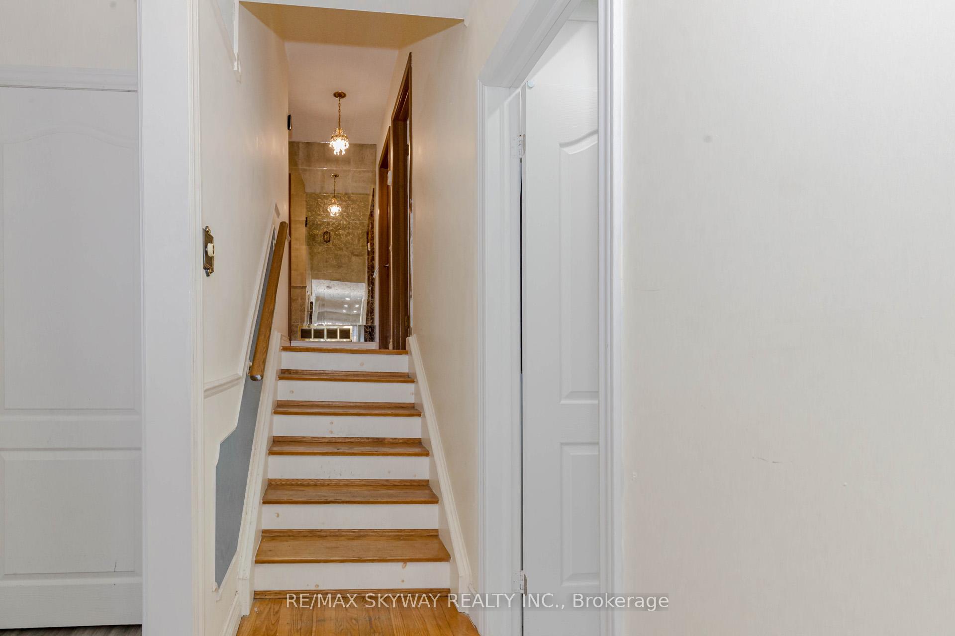 Photo 17 of 115 Aloma Crescent W, Brampton, Avondale — HOMEH