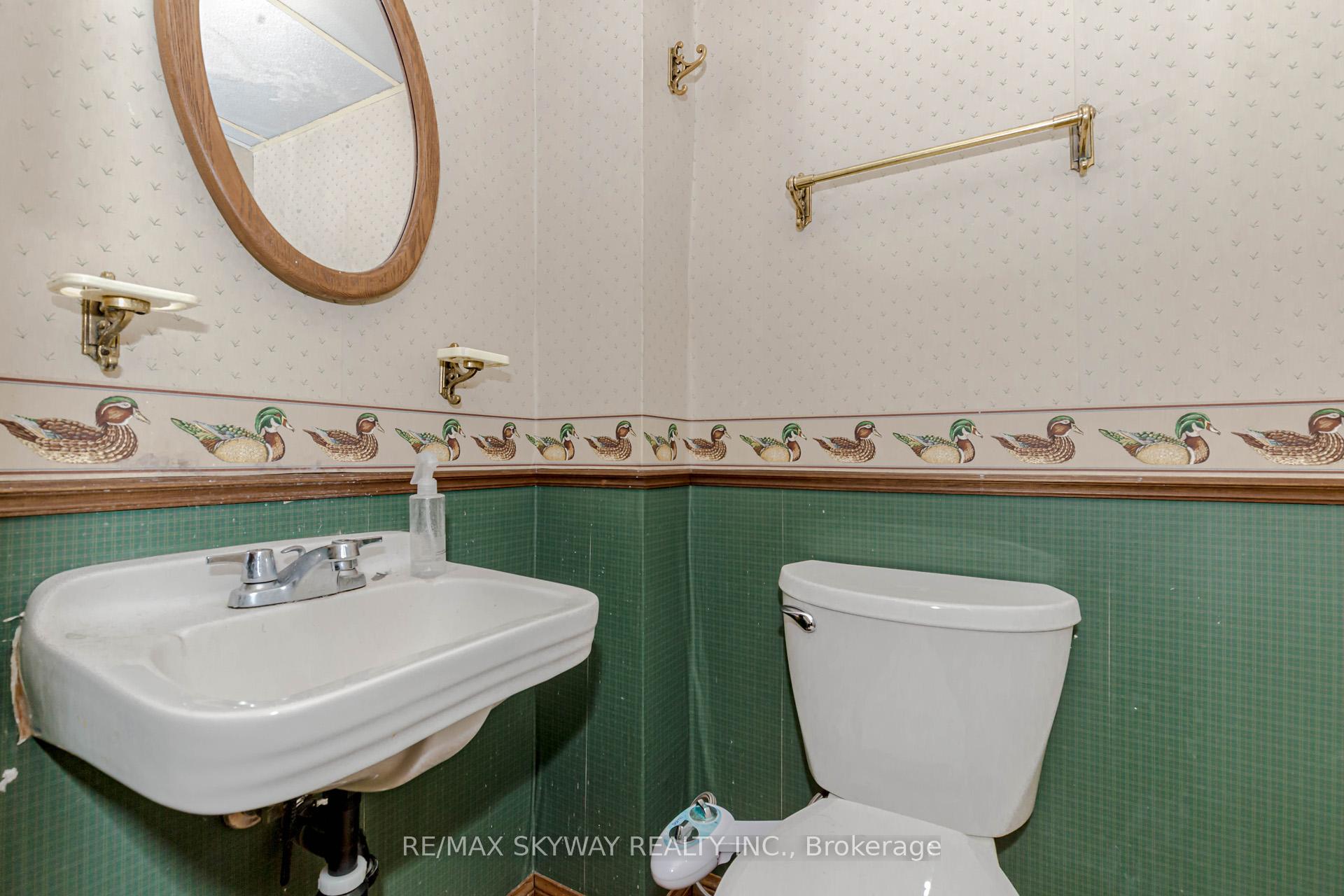 Photo 35 of 115 Aloma Crescent W, Brampton, Avondale — HOMEH
