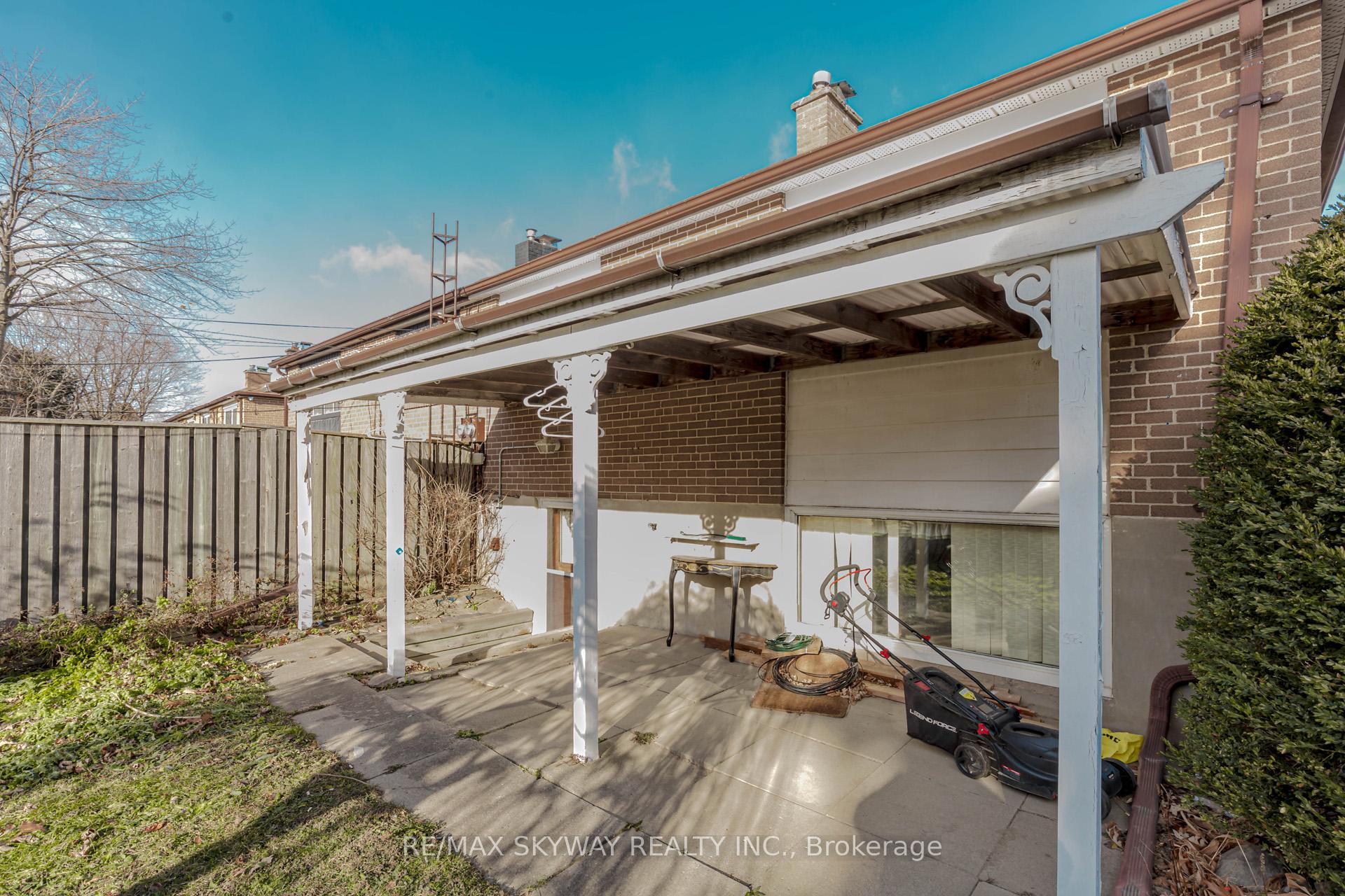 Photo 39 of 115 Aloma Crescent W, Brampton, Avondale — HOMEH