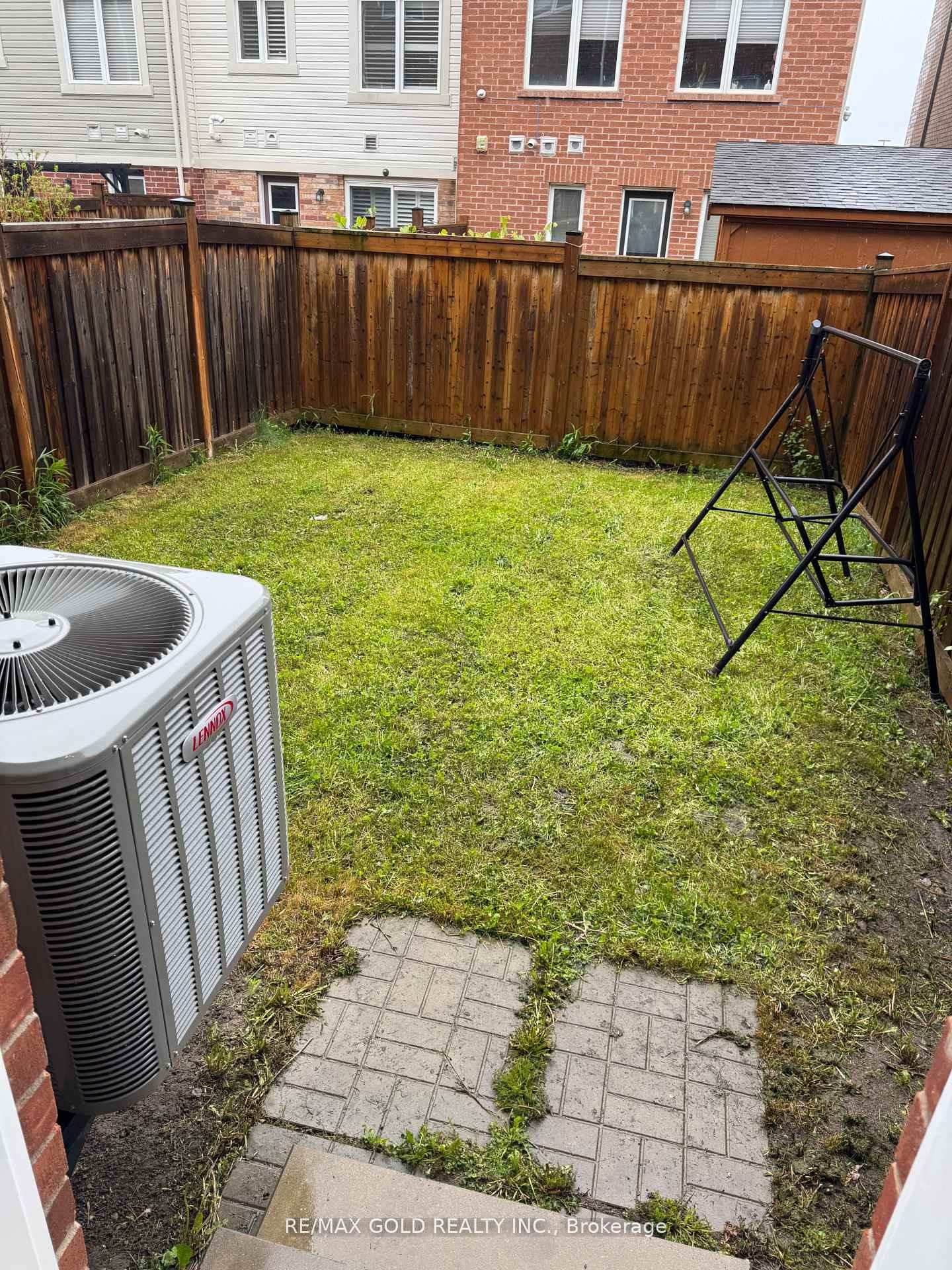 Photo 14 of 13 Viewforth Road, Brampton, Northwest Brampton — HOMEH
