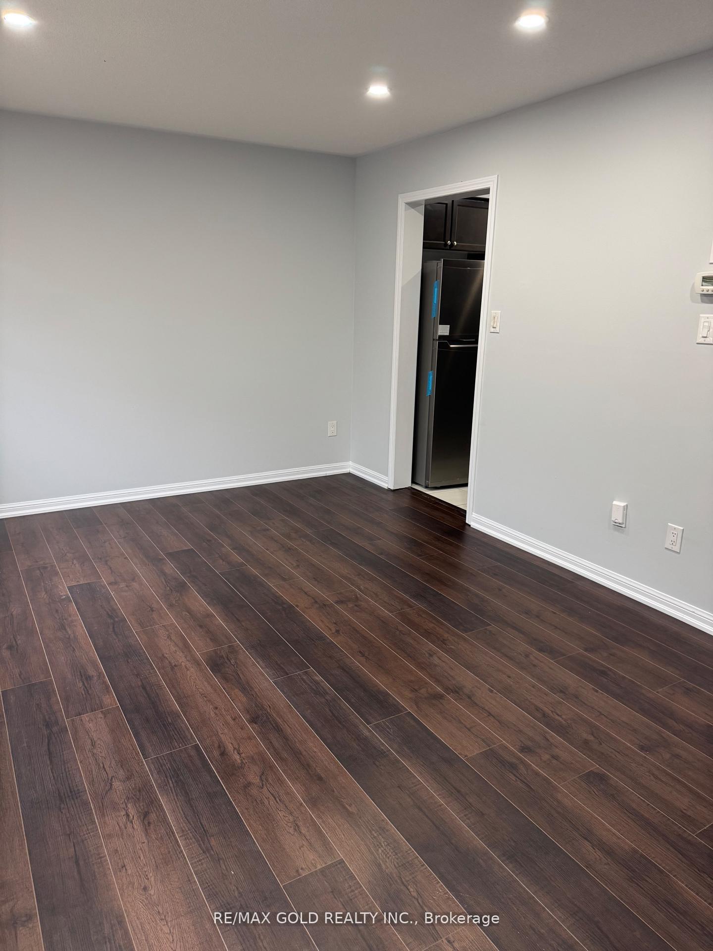 Photo 8 of 13 Viewforth Road, Brampton, Northwest Brampton — HOMEH