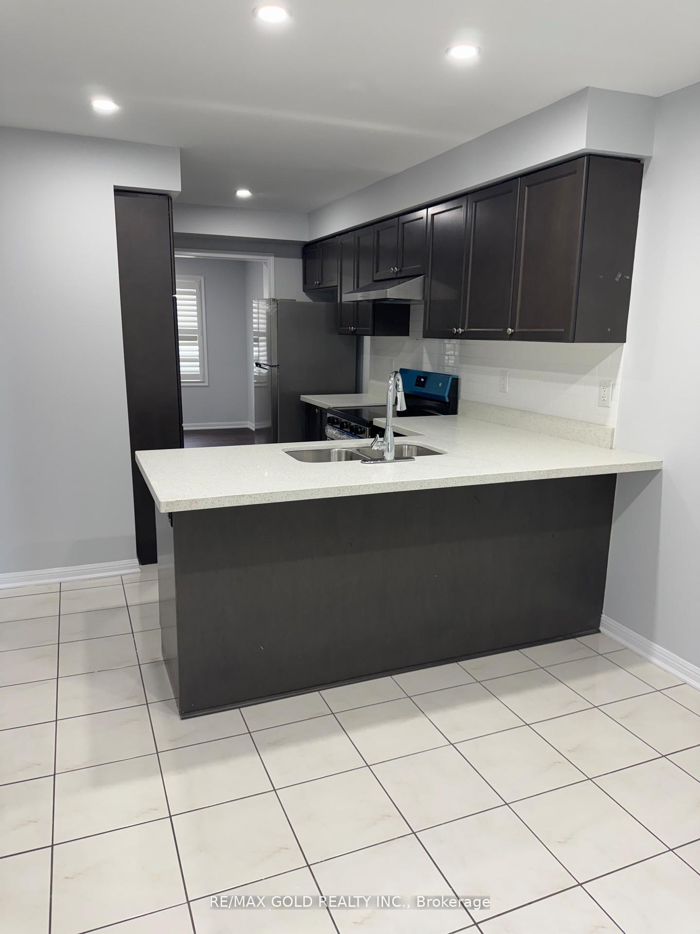 Photo 4 of 13 Viewforth Road, Brampton, Northwest Brampton — HOMEH