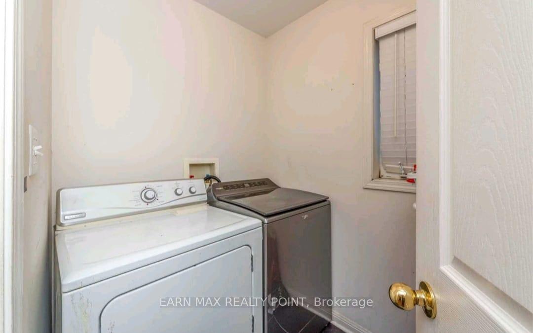 Photo 14 of 22 Tawnie Crescent, Brampton, Credit Valley — HOMEH