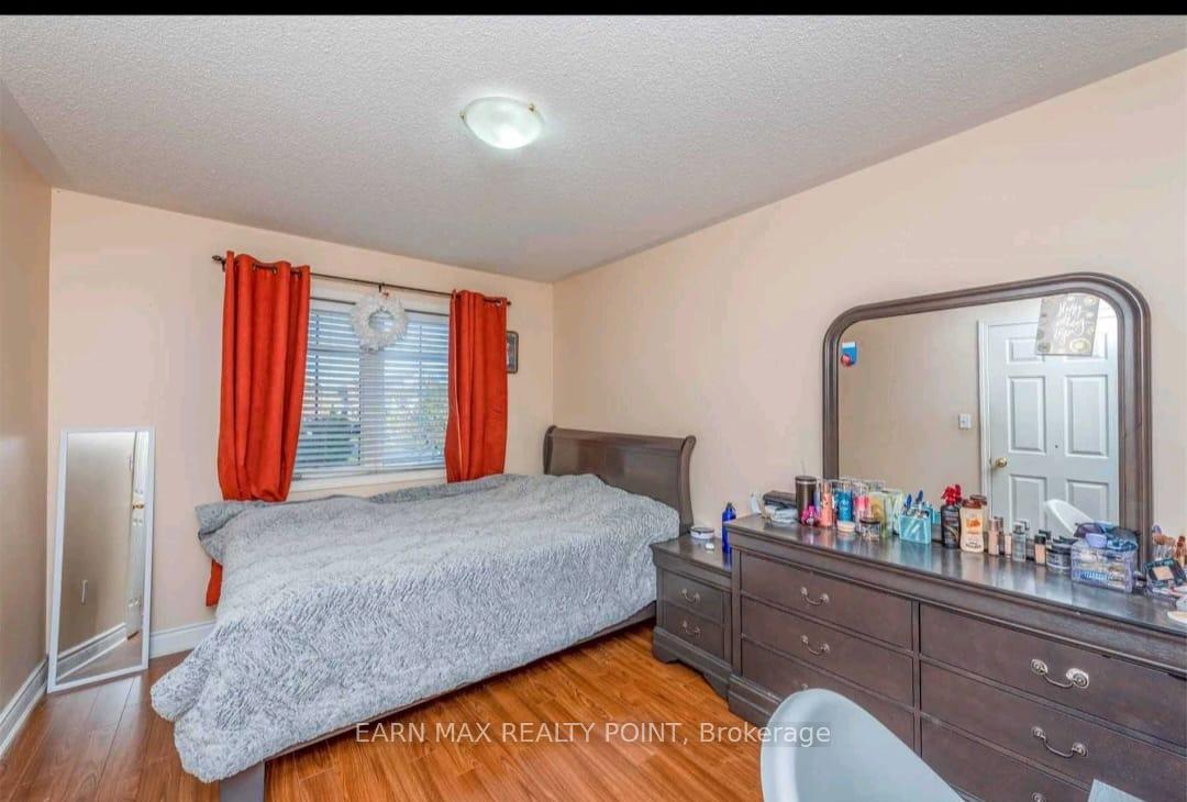 Photo 5 of 22 Tawnie Crescent, Brampton, Credit Valley — HOMEH