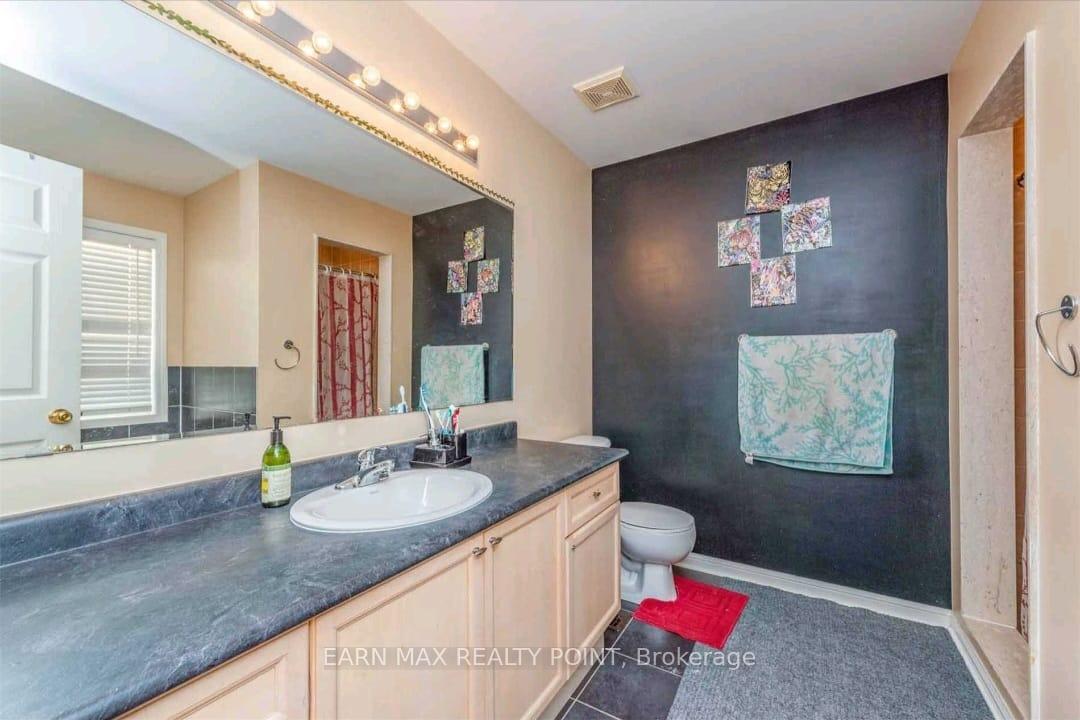 Photo 2 of 22 Tawnie Crescent, Brampton, Credit Valley — HOMEH