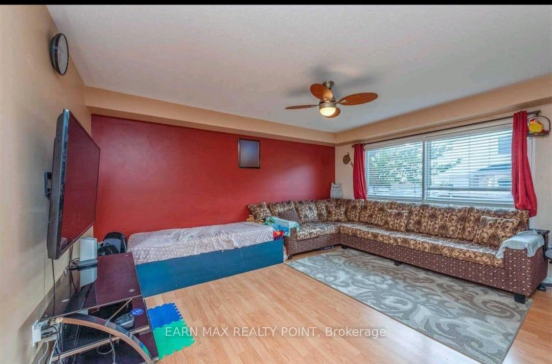 Photo 9 of 22 Tawnie Crescent, Brampton, Credit Valley — HOMEH