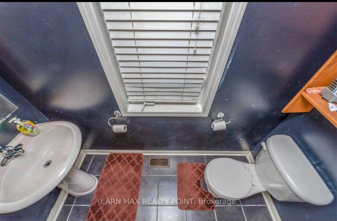 Photo 11 of 22 Tawnie Crescent, Brampton, Credit Valley — HOMEH
