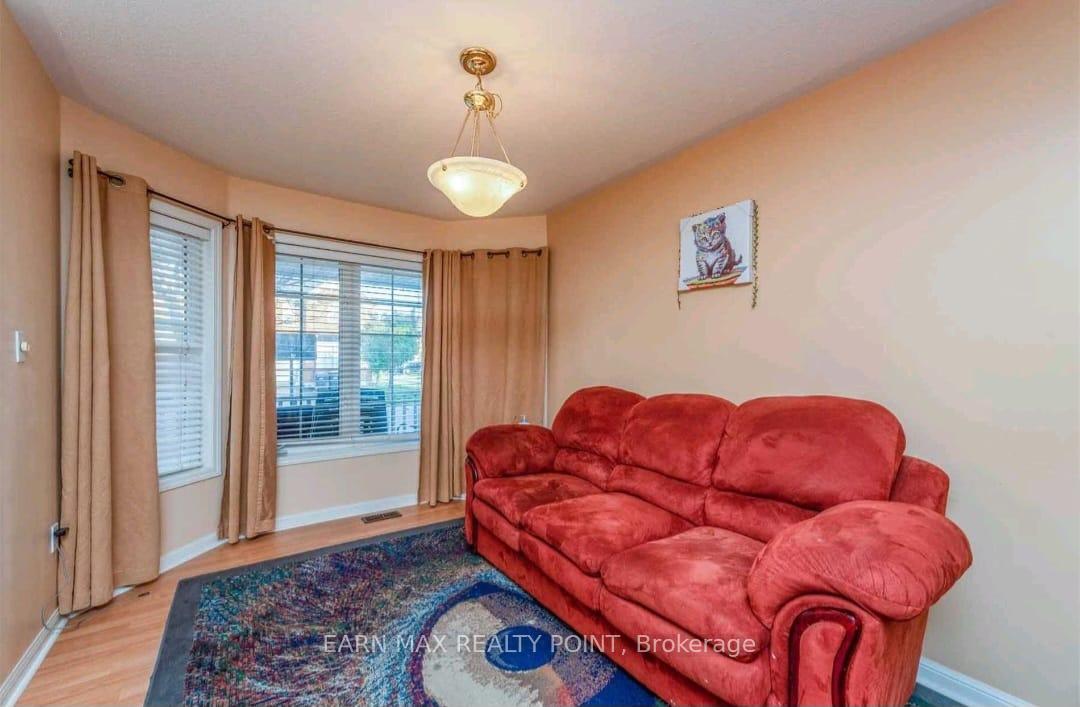 Photo 17 of 22 Tawnie Crescent, Brampton, Credit Valley — HOMEH