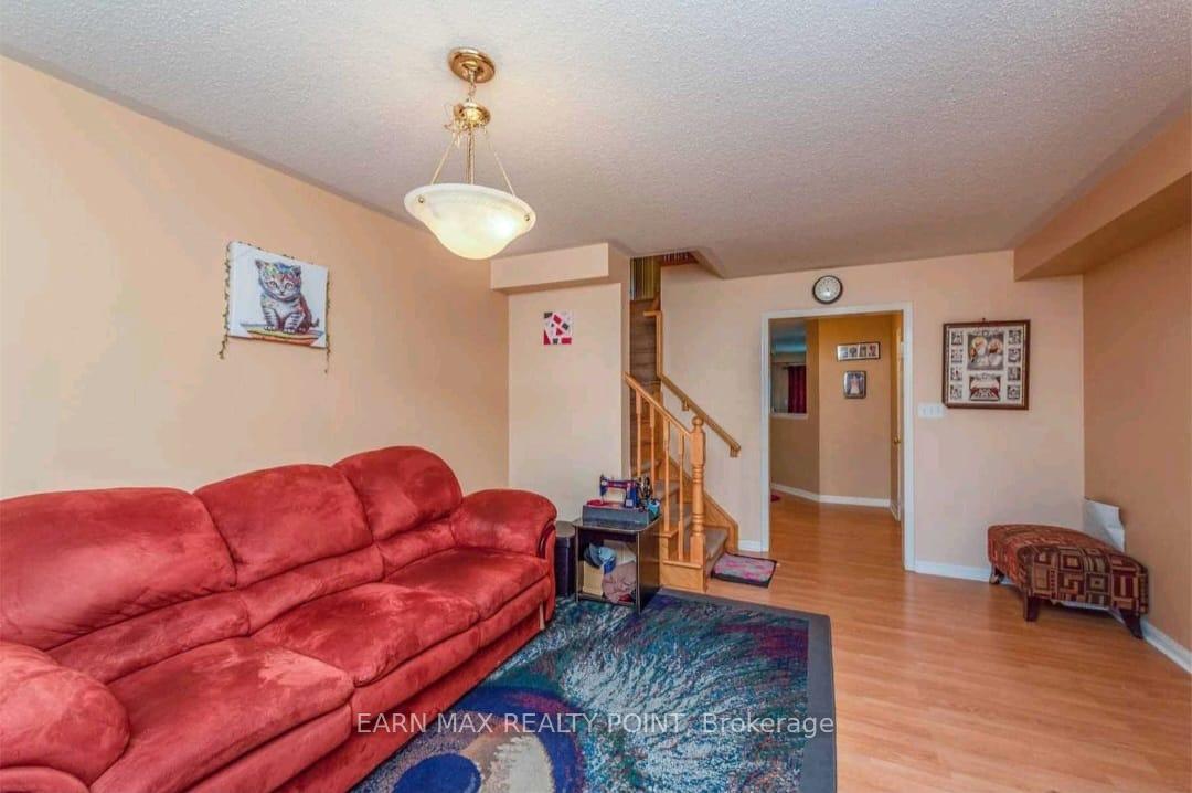 Photo 10 of 22 Tawnie Crescent, Brampton, Credit Valley — HOMEH