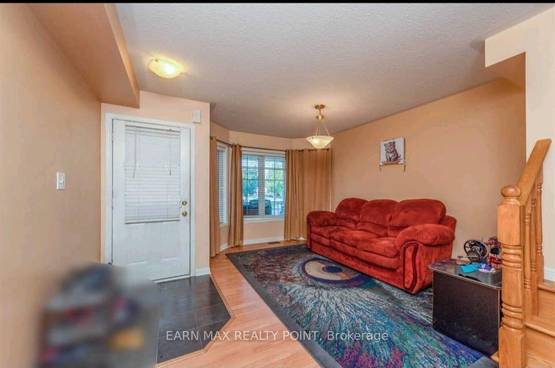 Photo 13 of 22 Tawnie Crescent, Brampton, Credit Valley — HOMEH