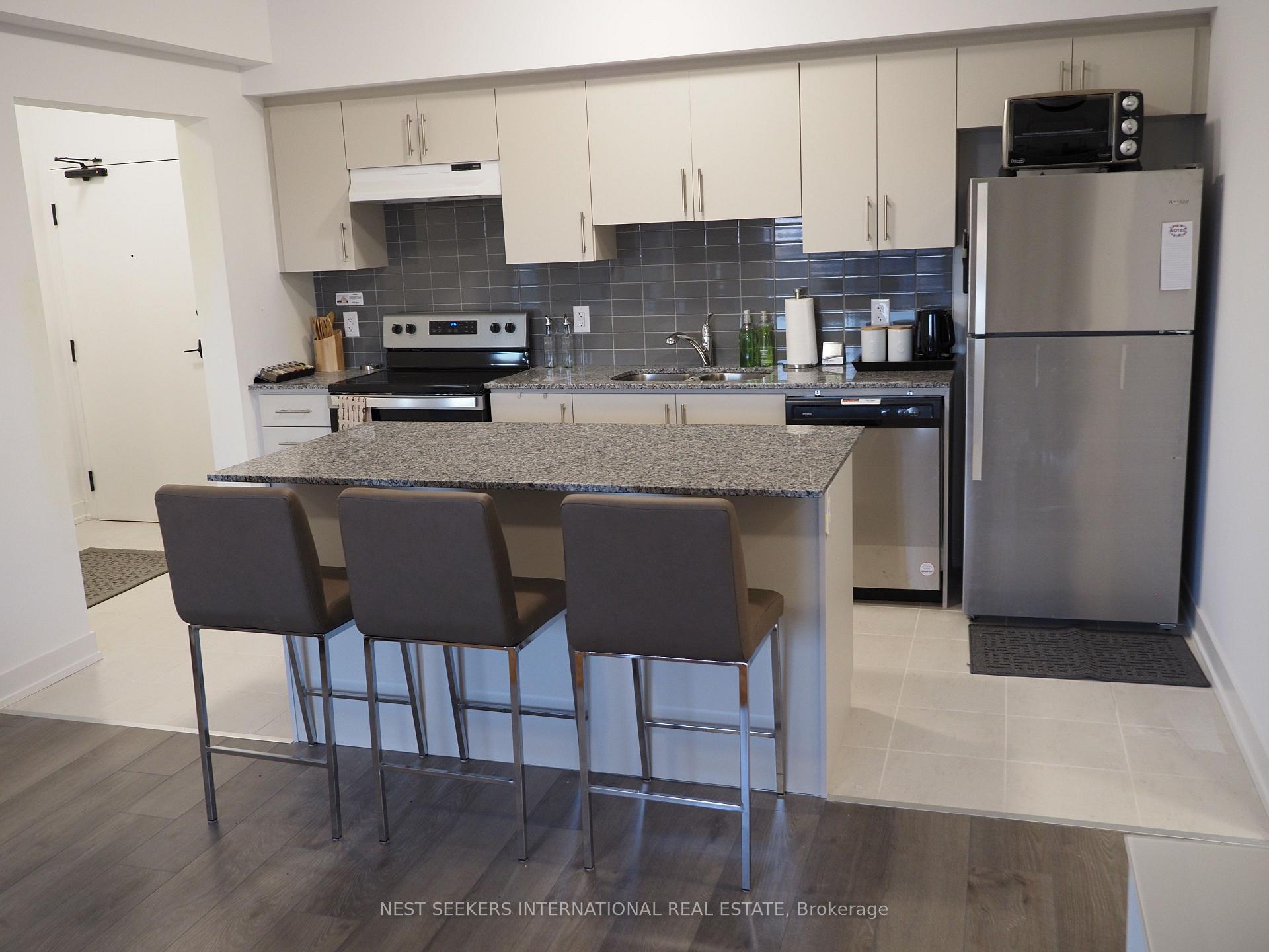 Photo 5 of Unit 308, 4 Spice Way, Barrie, Rural Barrie Southeast — HOMEH
