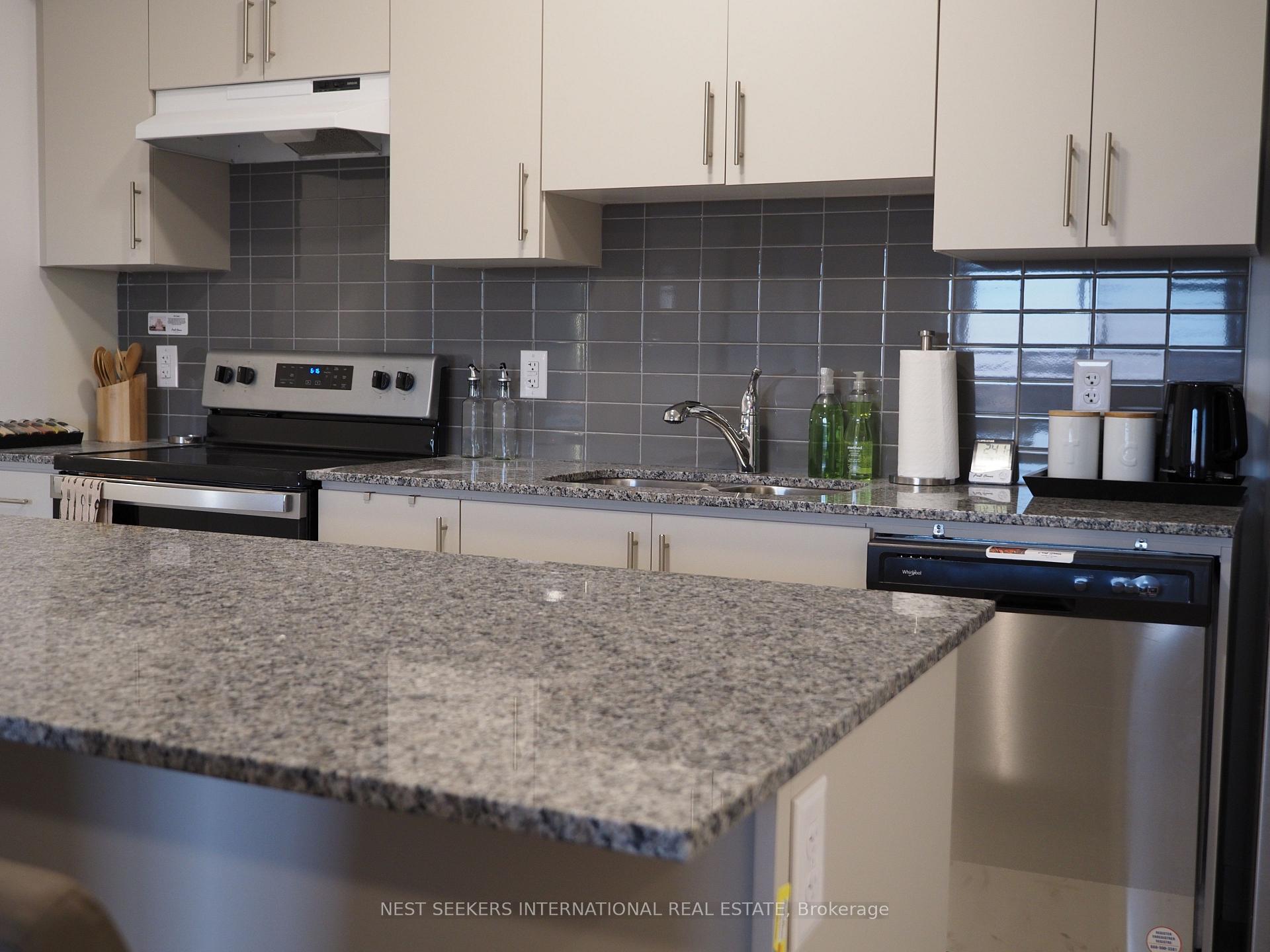 Photo 6 of Unit 308, 4 Spice Way, Barrie, Rural Barrie Southeast — HOMEH