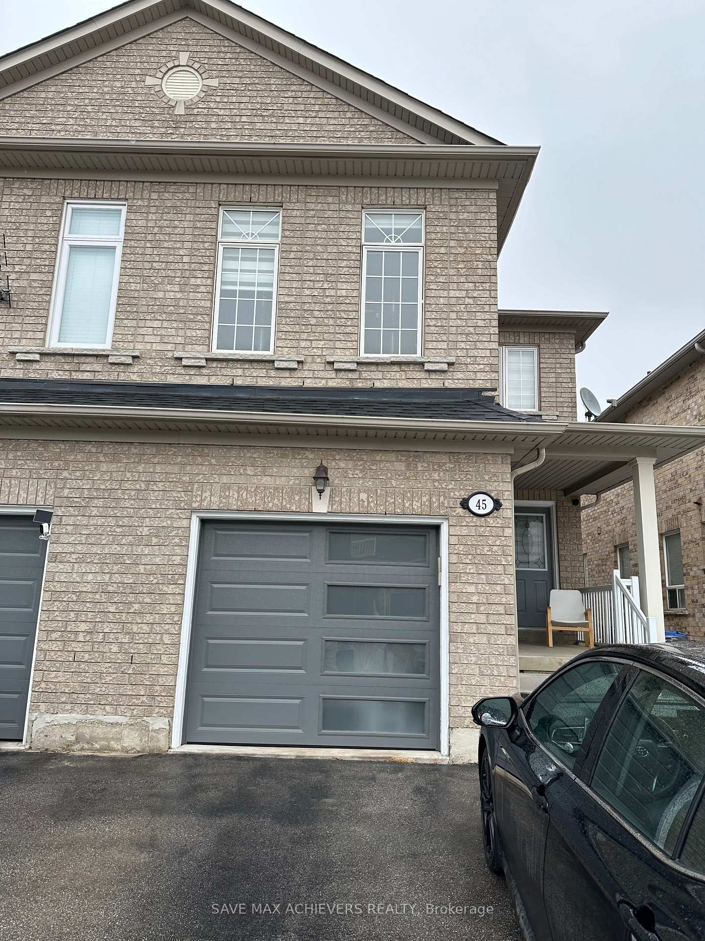 Photo 2 of 45 Riverplace Crescent, Brampton, Bram East — HOMEH