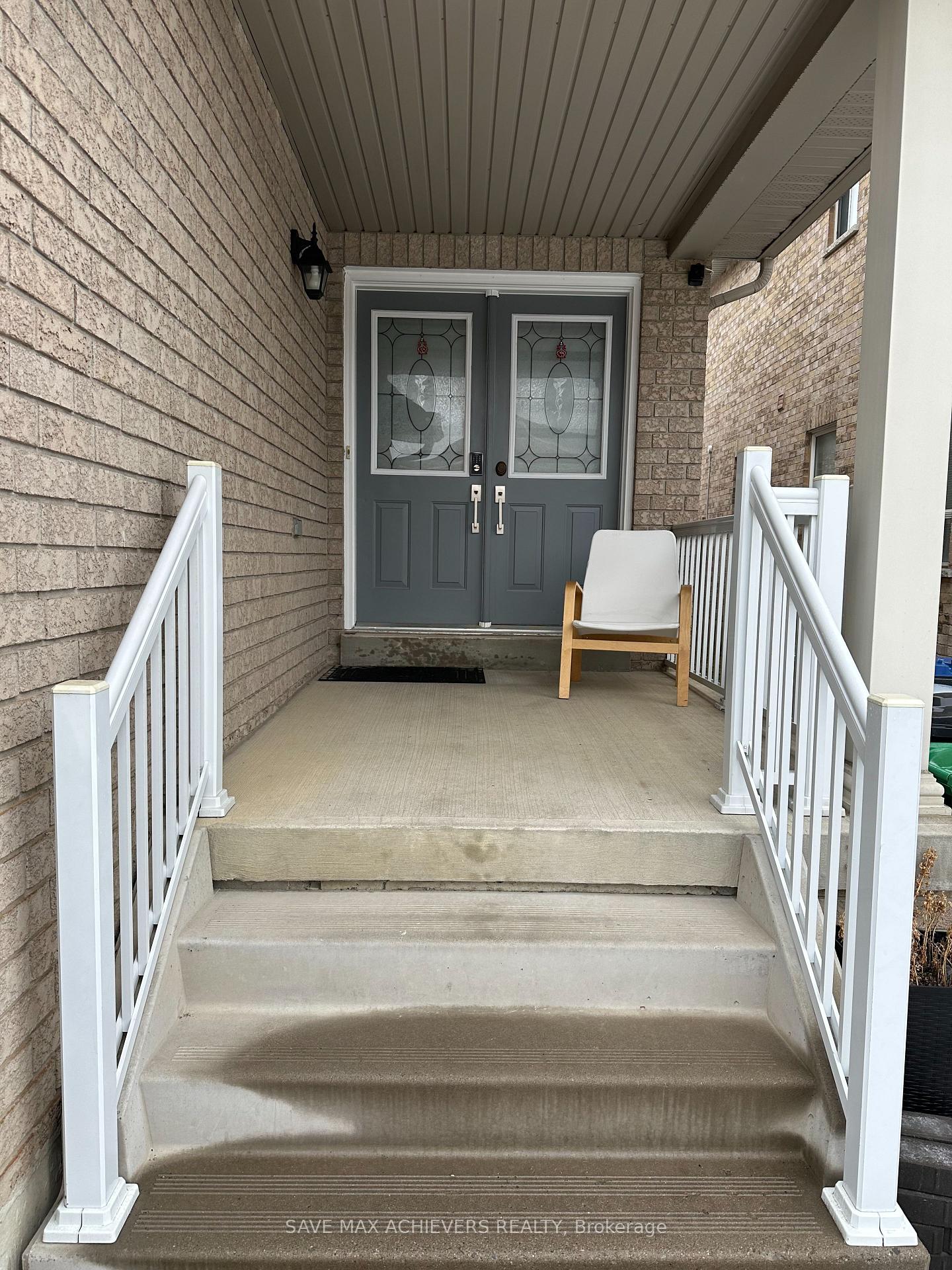 Photo 3 of 45 Riverplace Crescent, Brampton, Bram East — HOMEH