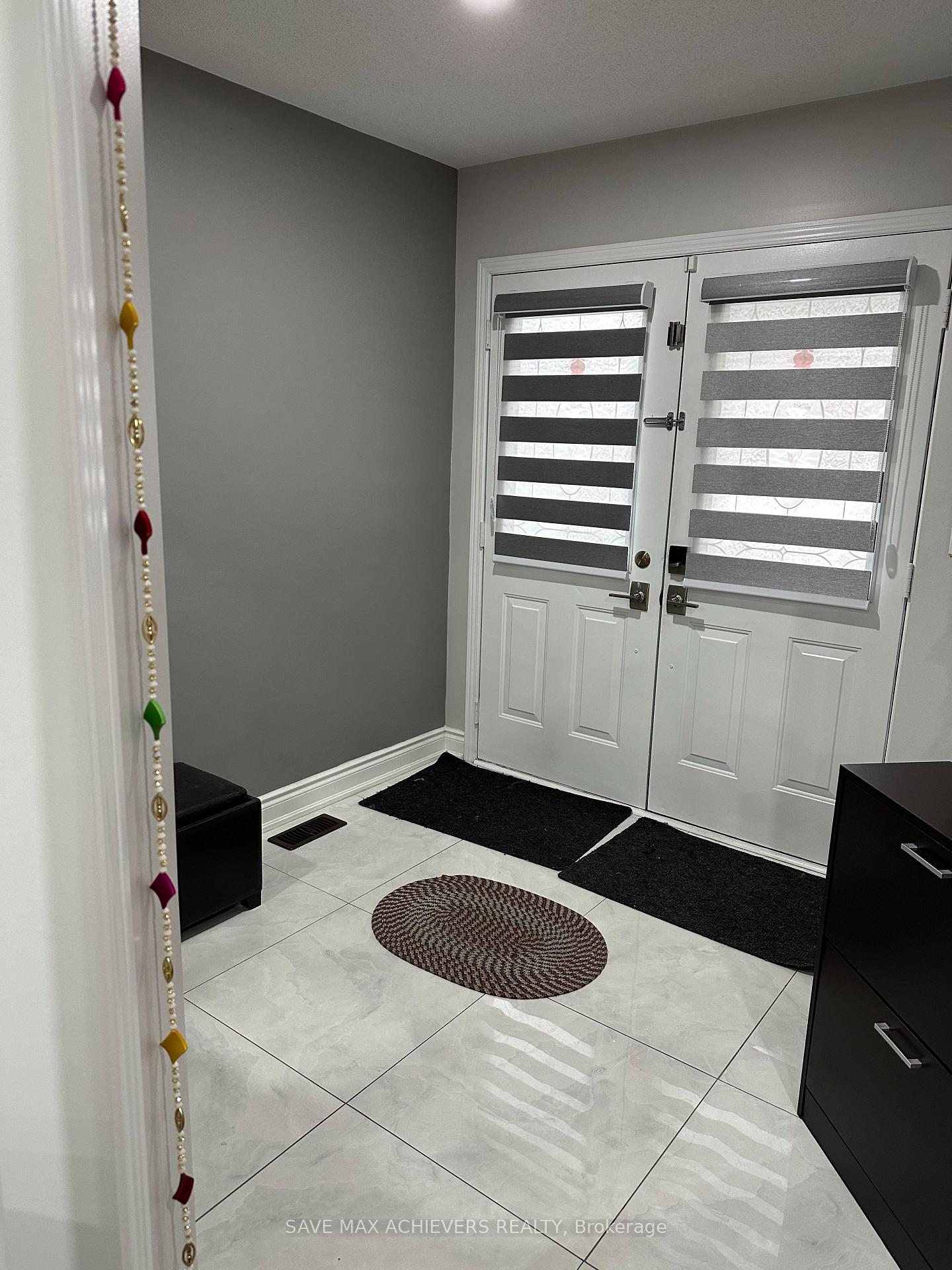 Photo 4 of 45 Riverplace Crescent, Brampton, Bram East — HOMEH
