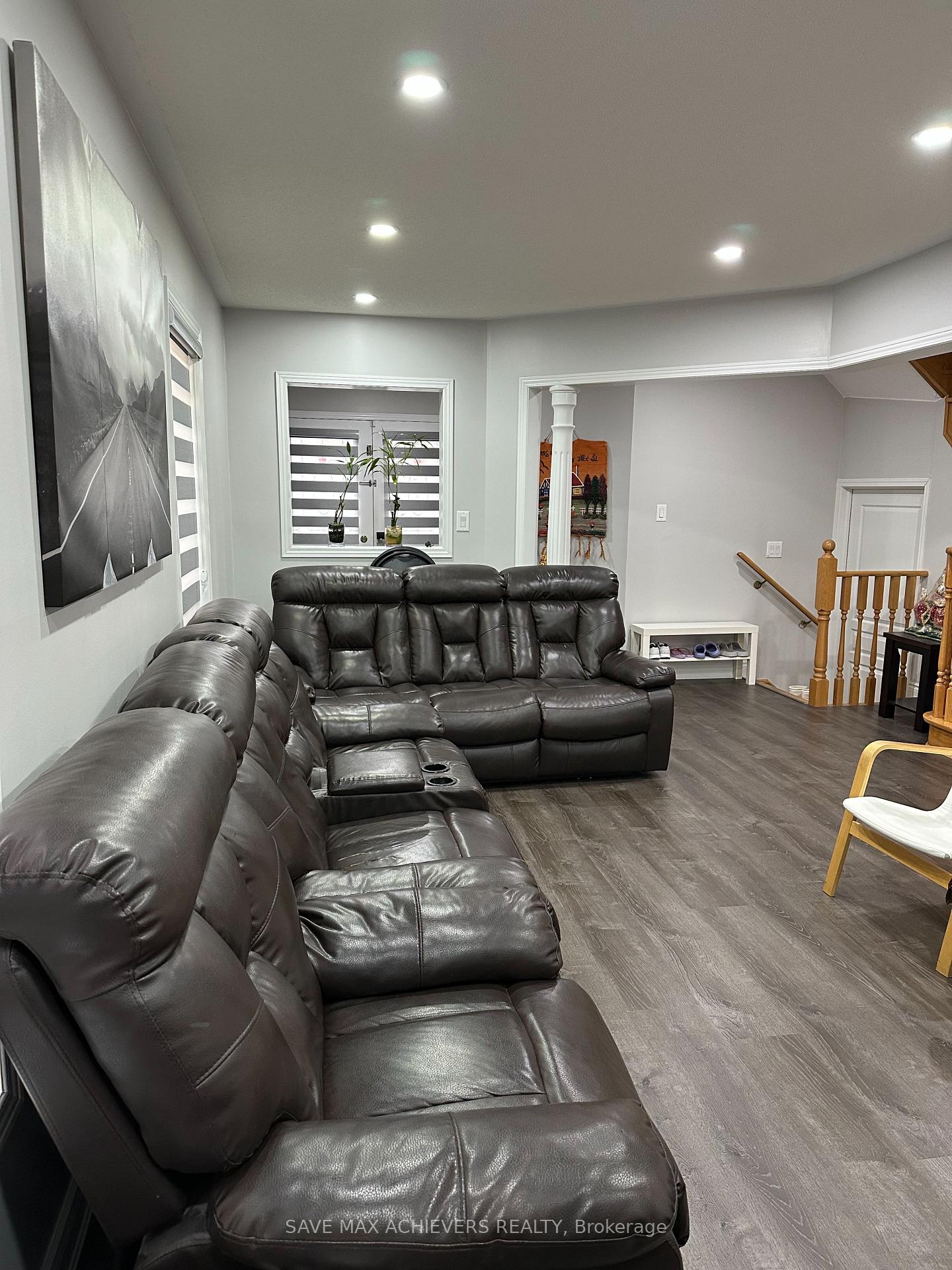 Photo 5 of 45 Riverplace Crescent, Brampton, Bram East — HOMEH