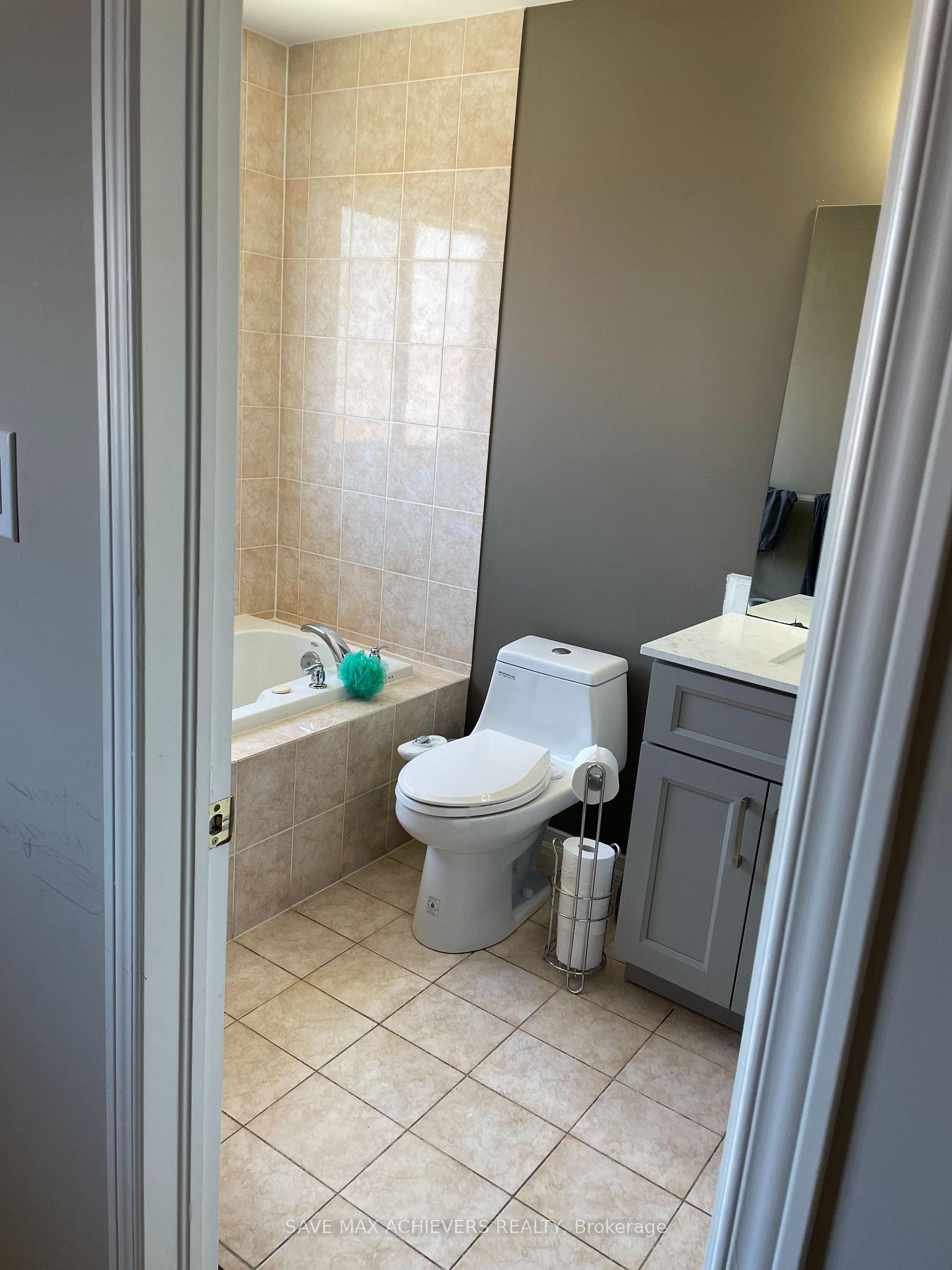 Photo 17 of 45 Riverplace Crescent, Brampton, Bram East — HOMEH