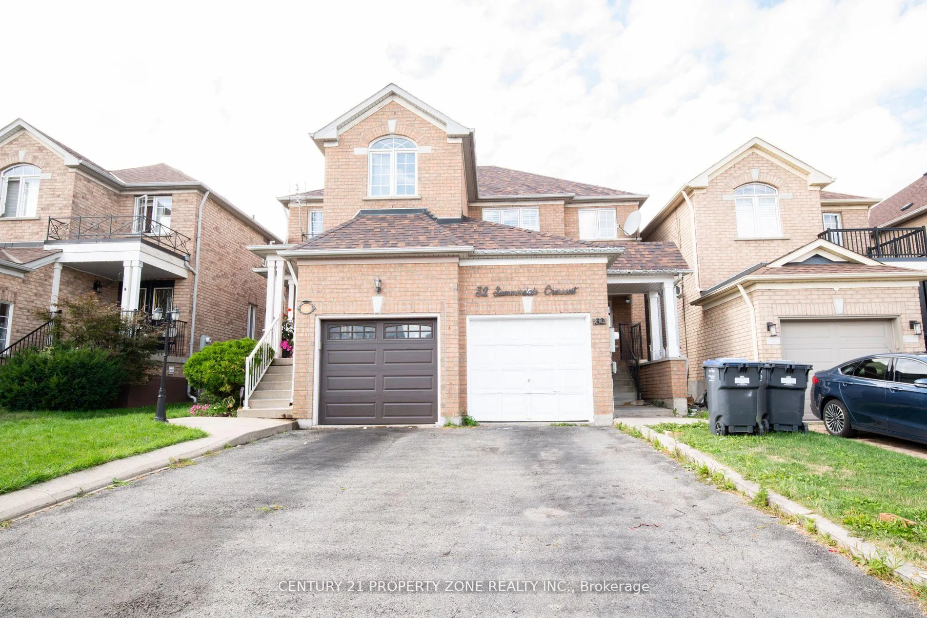 Front of 32 Summerdale Crescent