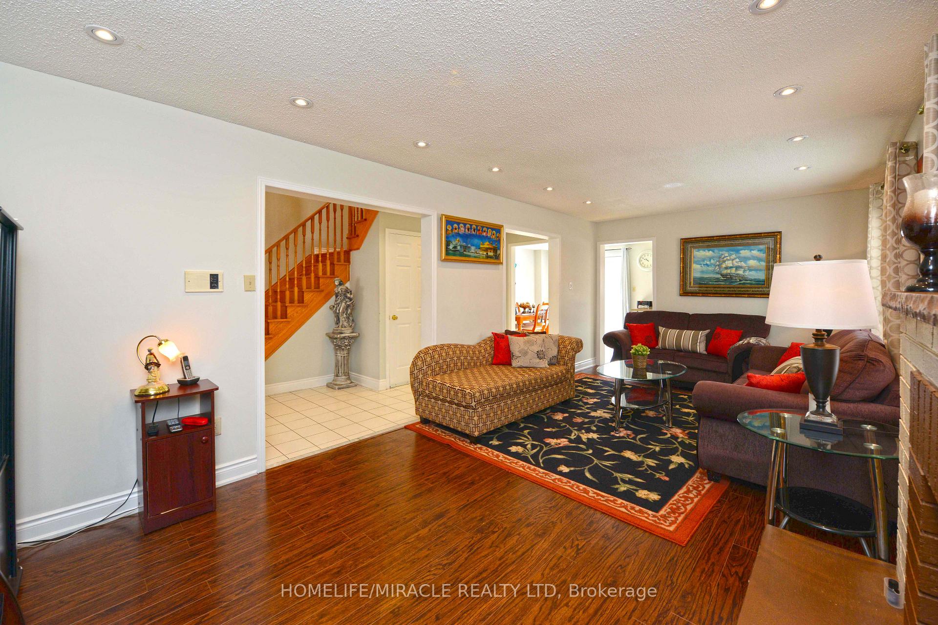 Photo 16 of 59 Michigan Avenue, Brampton, Fletcher's Creek South — HOMEH