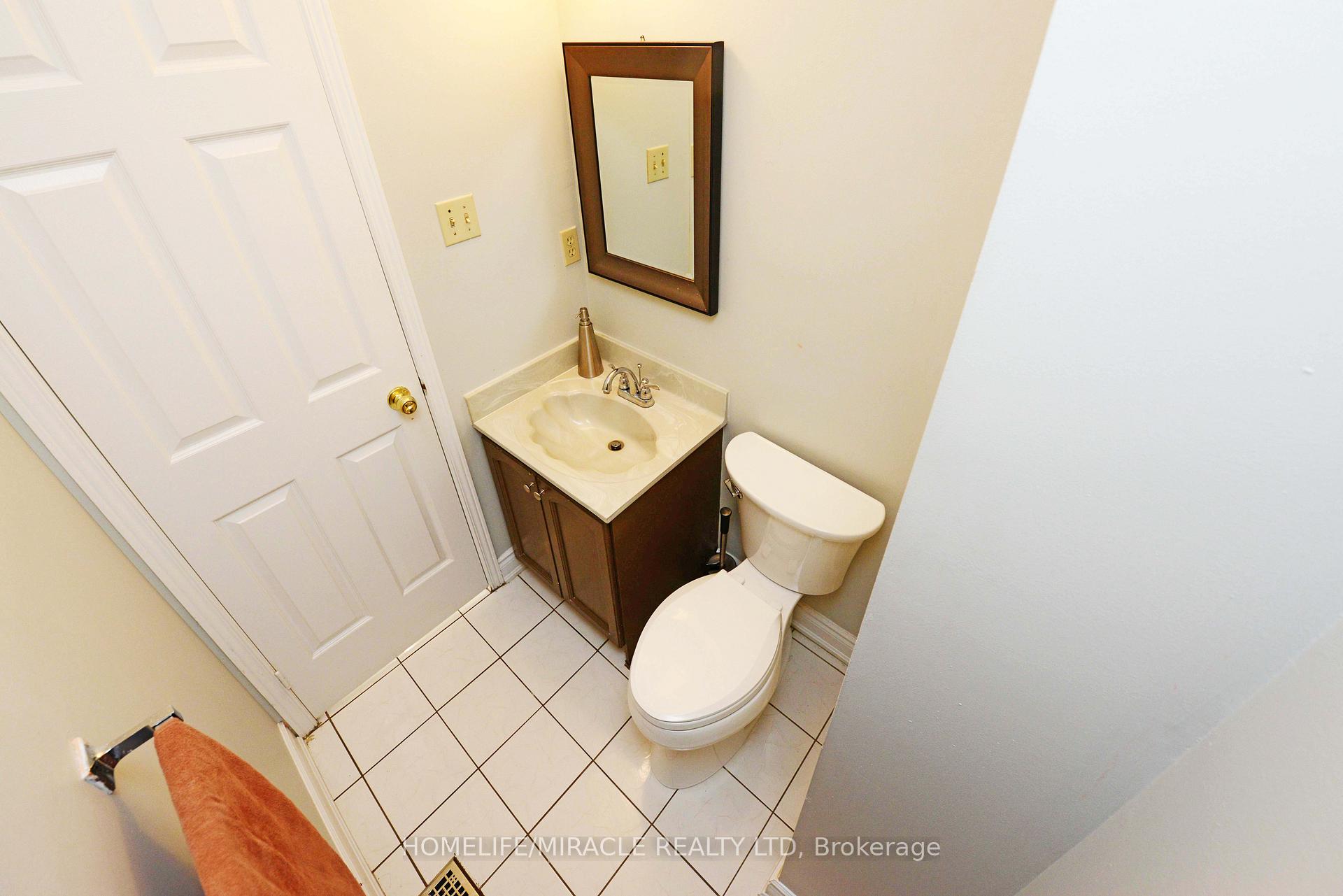 Photo 5 of 59 Michigan Avenue, Brampton, Fletcher's Creek South — HOMEH