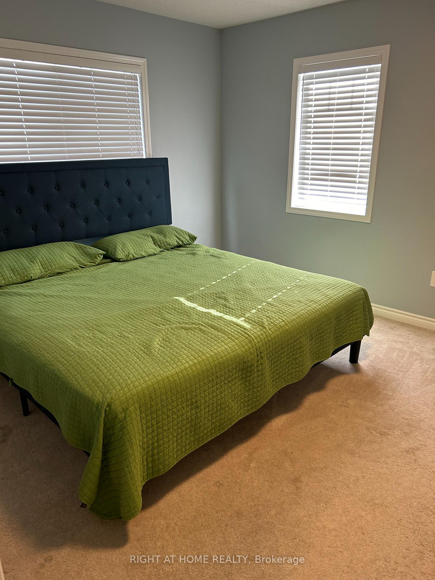 Photo 5 of 49 Bannister Crescent, Brampton, Northwest Brampton — HOMEH